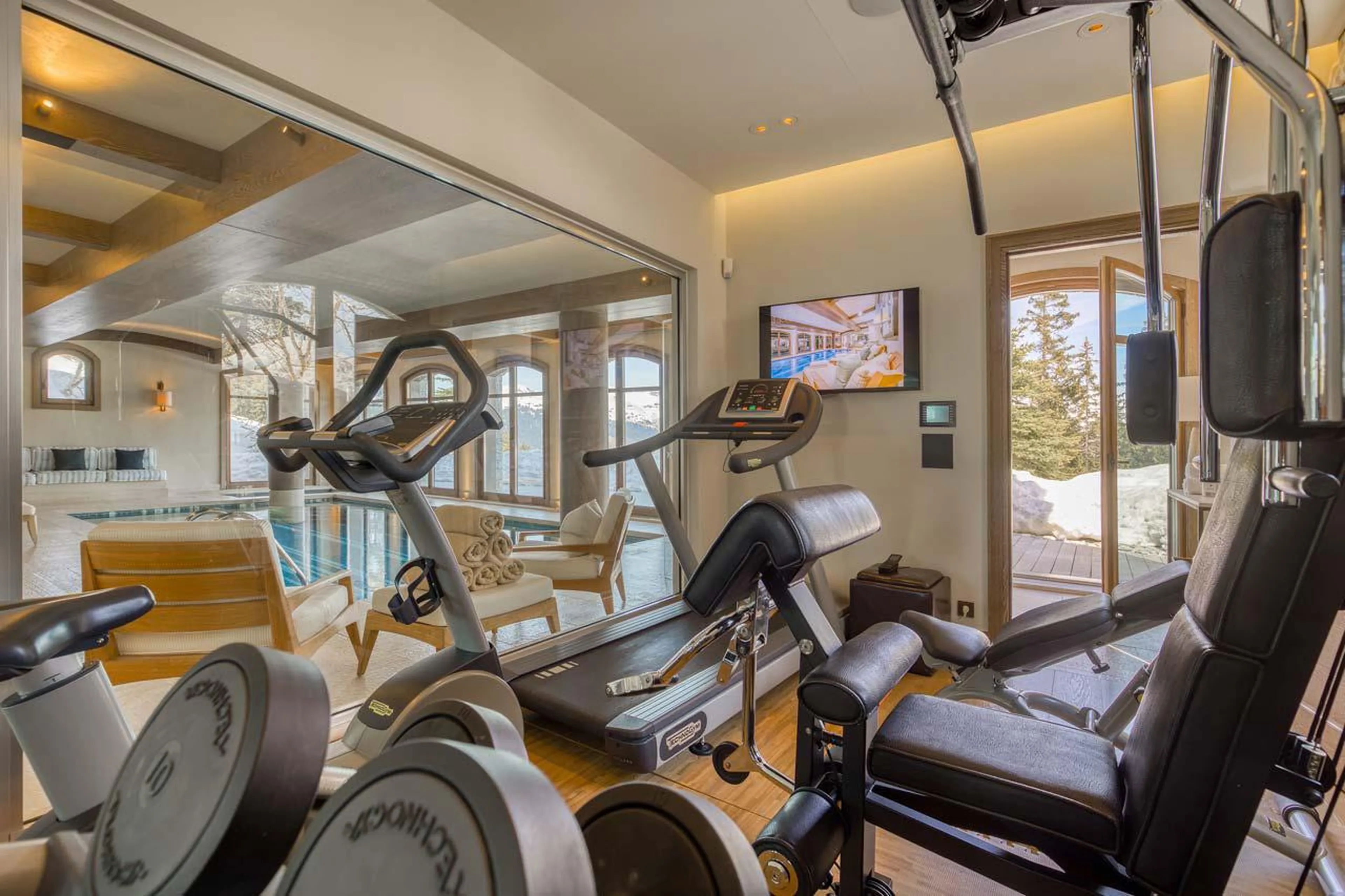 Well-equipped fitness room in Shemshak Lodge in Courchevel 1850