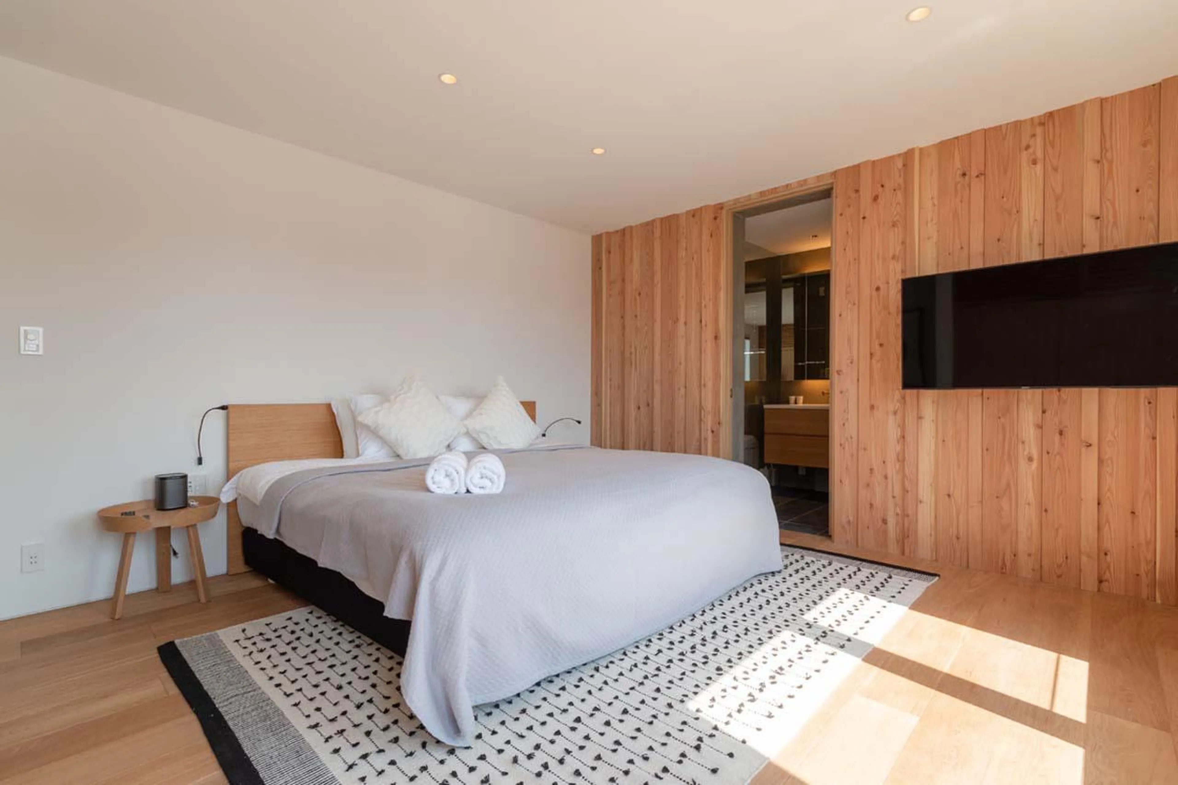 Bright and spacious double bedroom at Silver Dream in Niseko