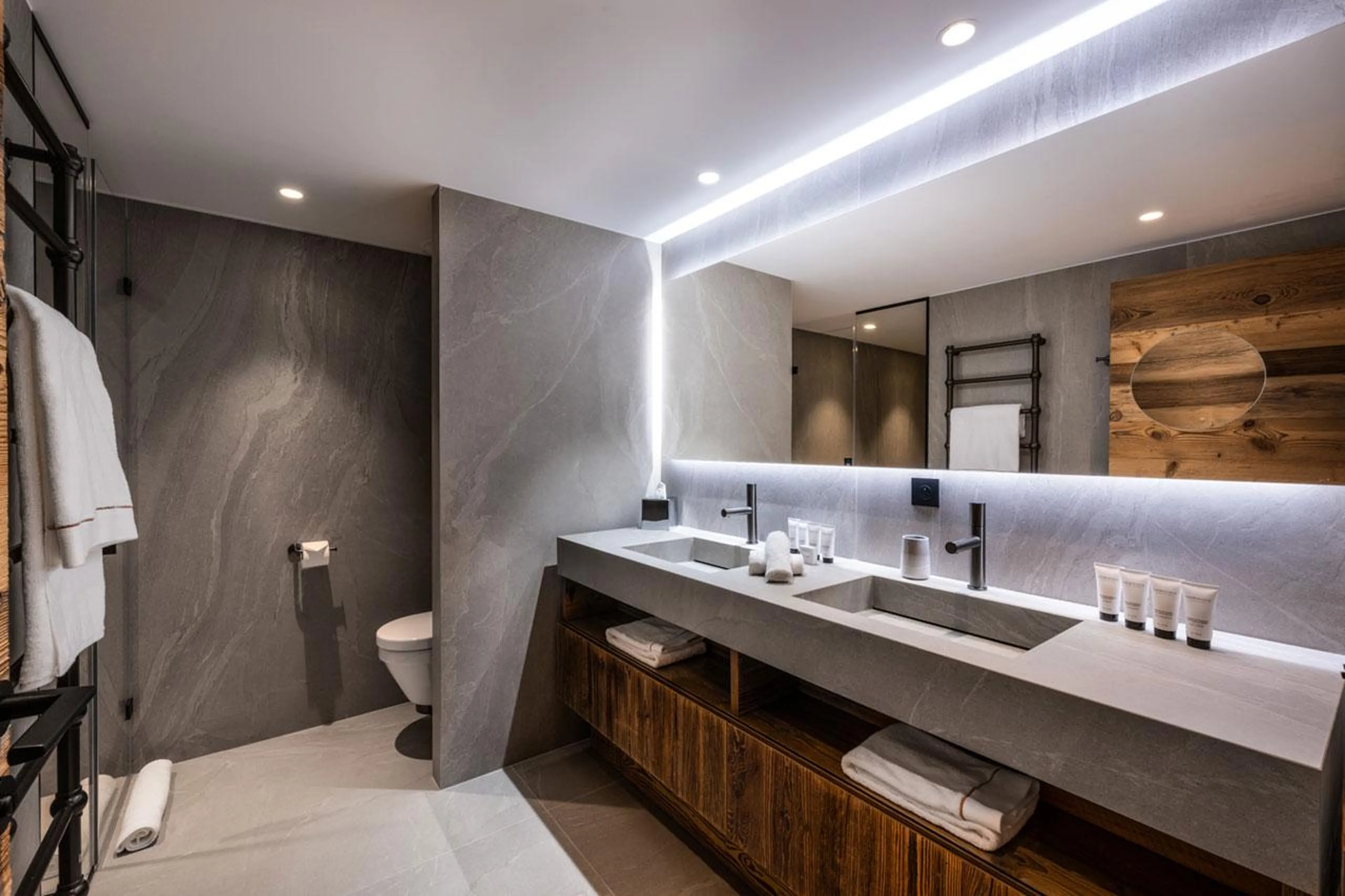 En-suite shower room with double basin at Silverstone Altitude 7 in Val d'Isere
