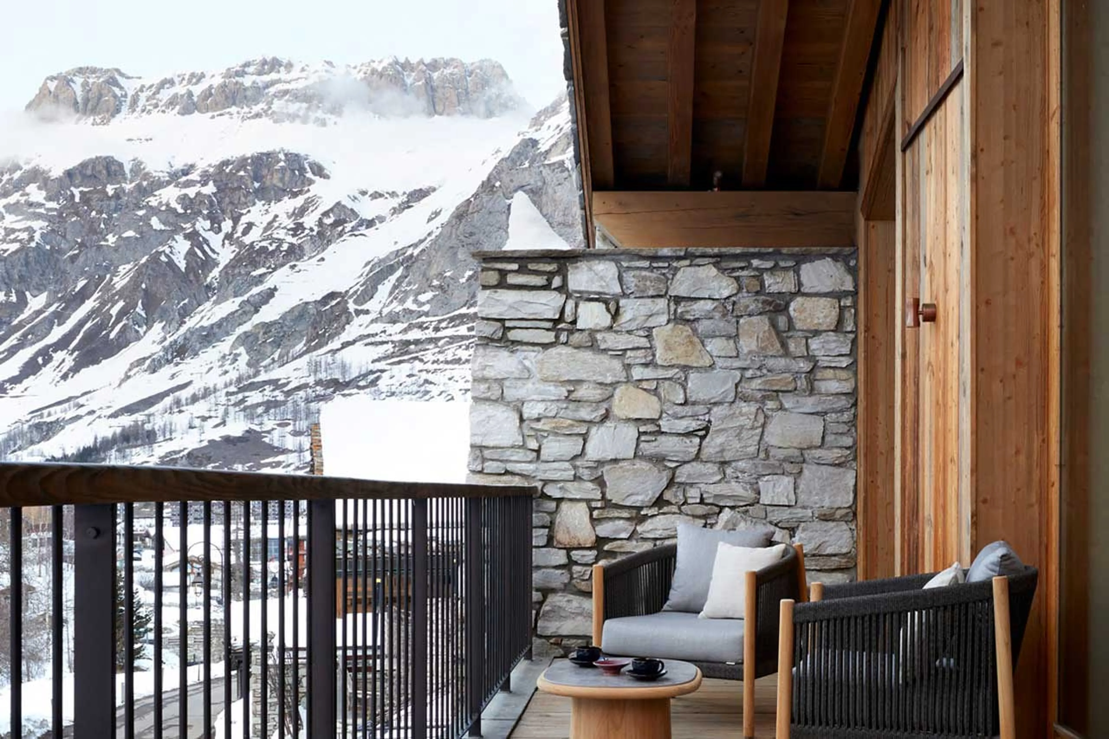Balcony hot tub at Silverstone Lodge Penthouse 4 in Val d'Isere