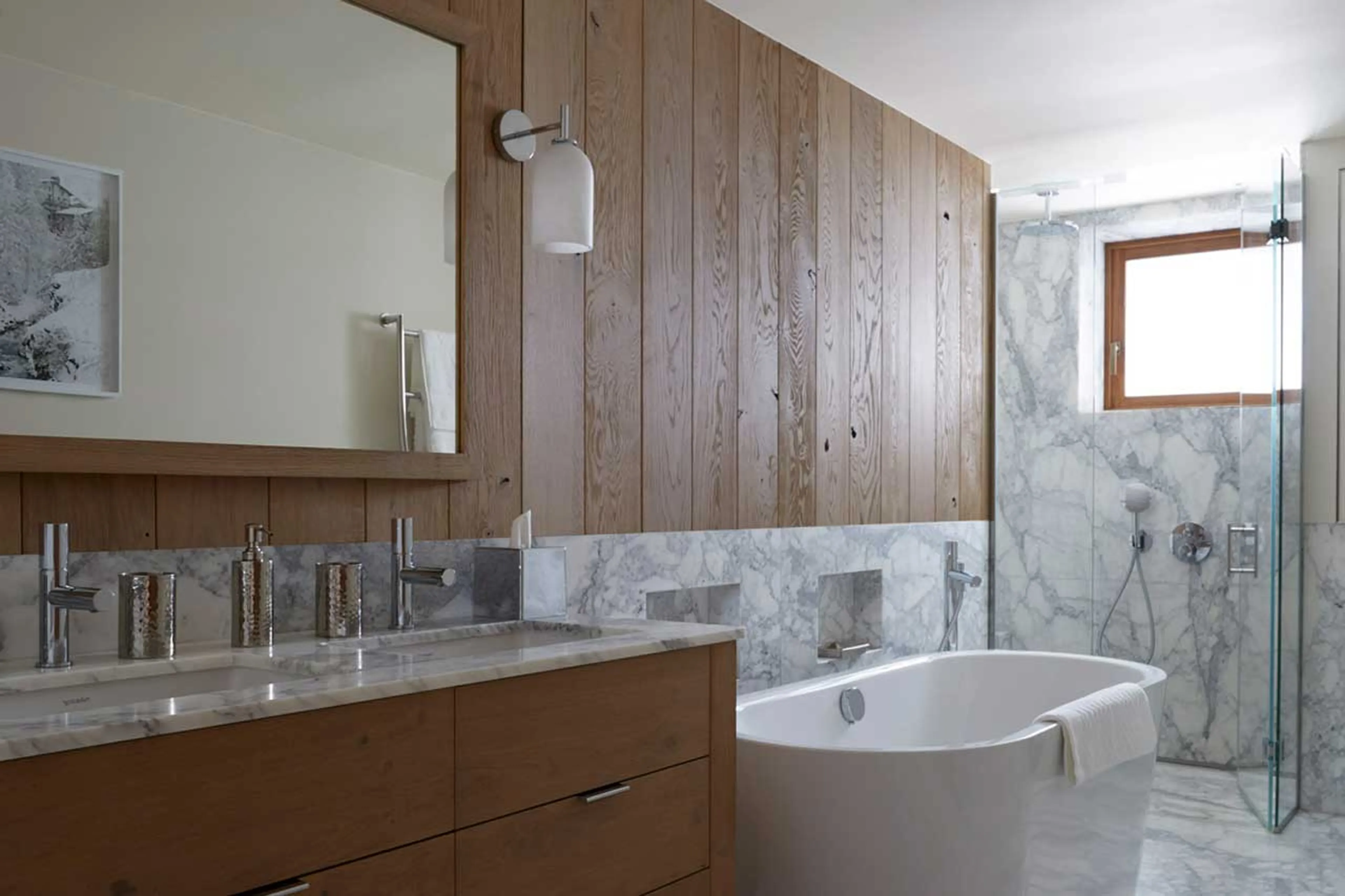 En-suite bathroom at Silverstone Lodge Penthouse 4 in Val d'Isere