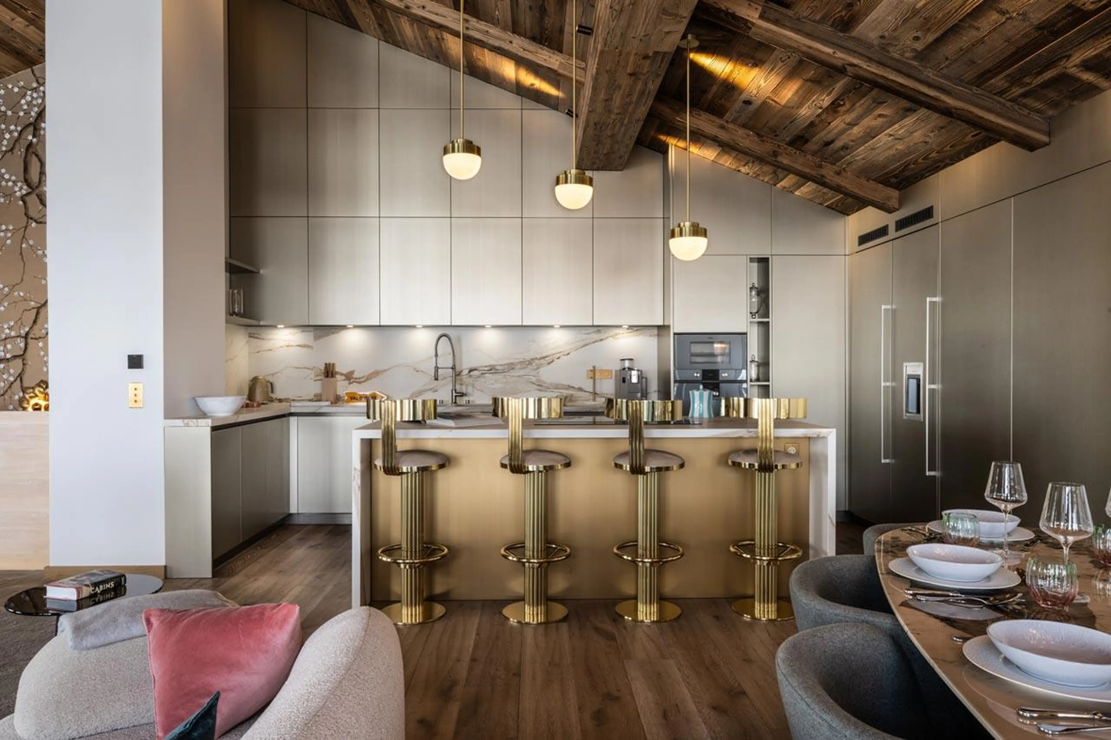Well-equipped kitchen with central island at Silverstone Lodge 5 in Val d'Isere