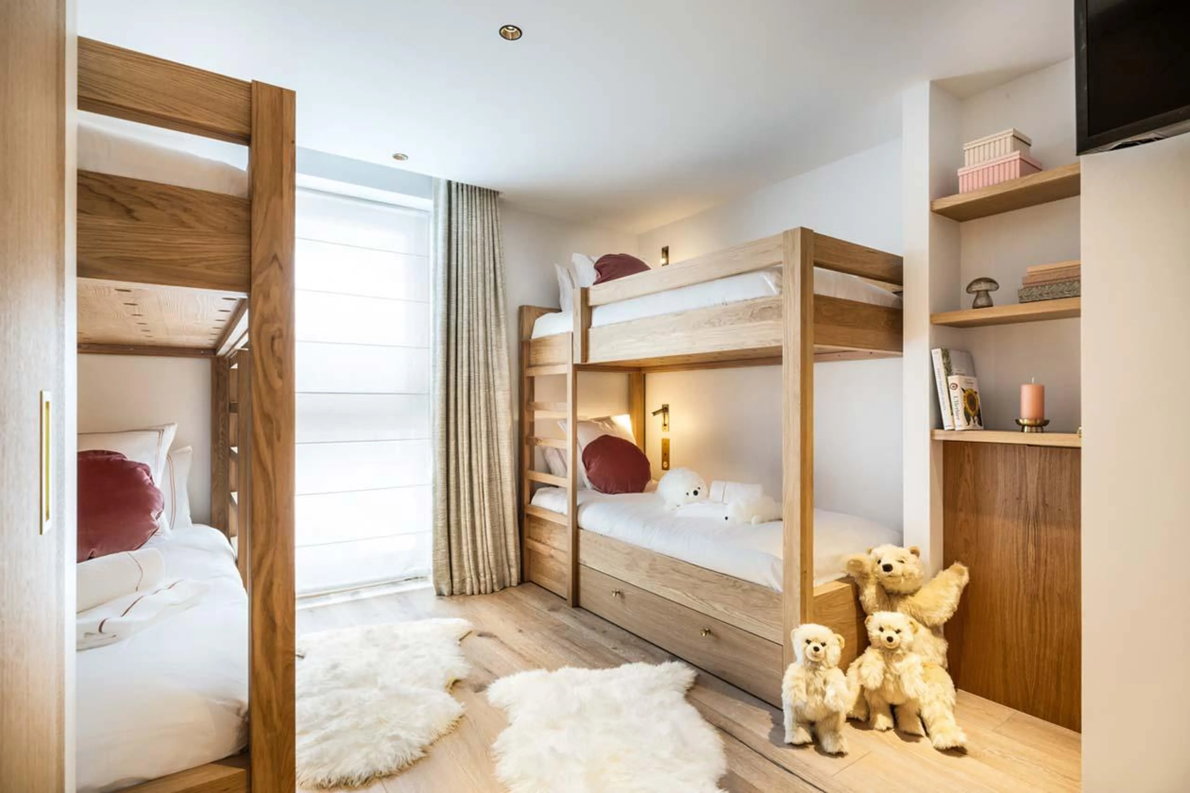 Children's dormitory room with two bunk-beds at Silverstone Lodge 5 in Val d'Isere