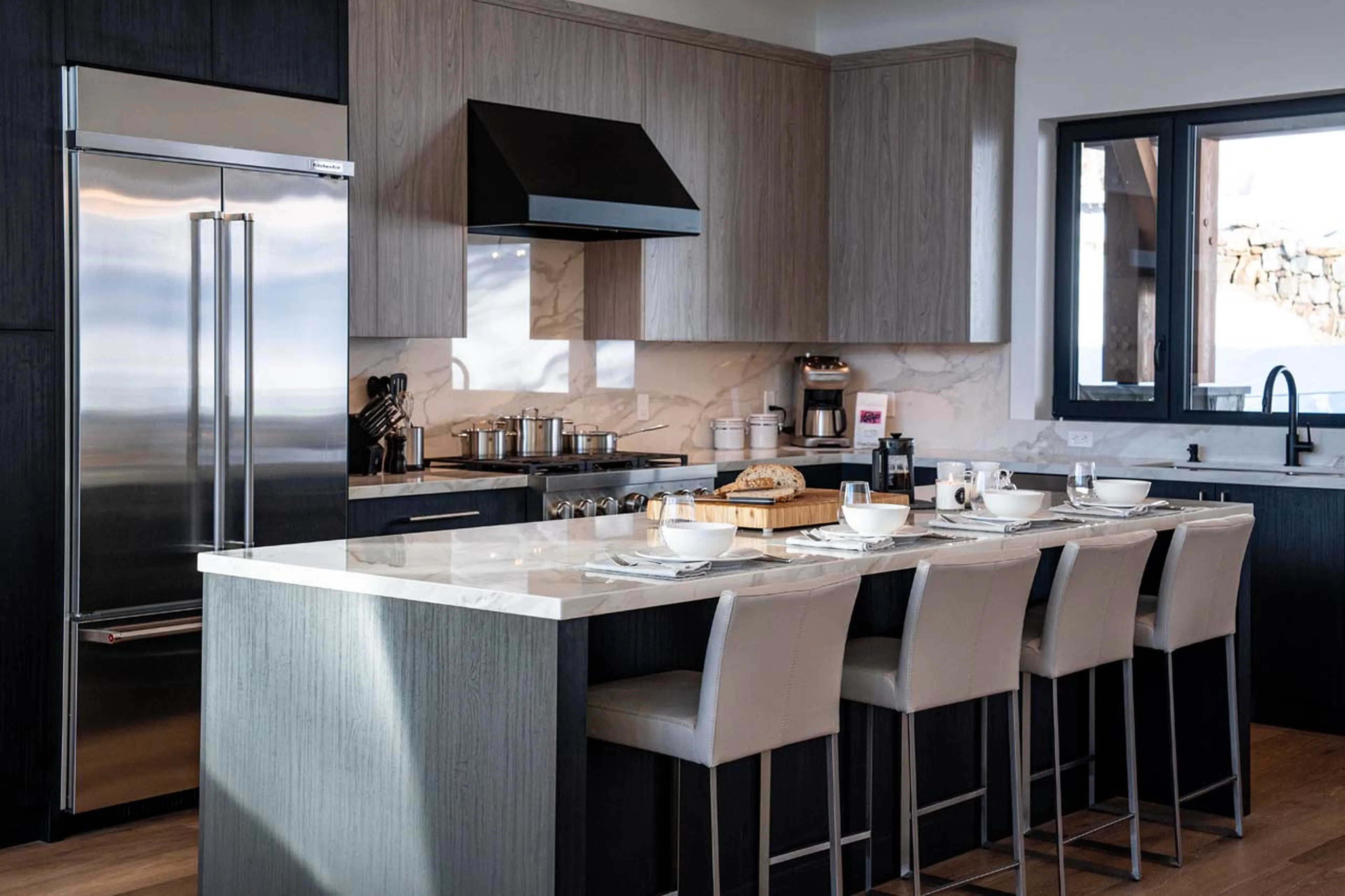 High seating at kitchen island in Sitka Spruce Mountain, Revelstoke