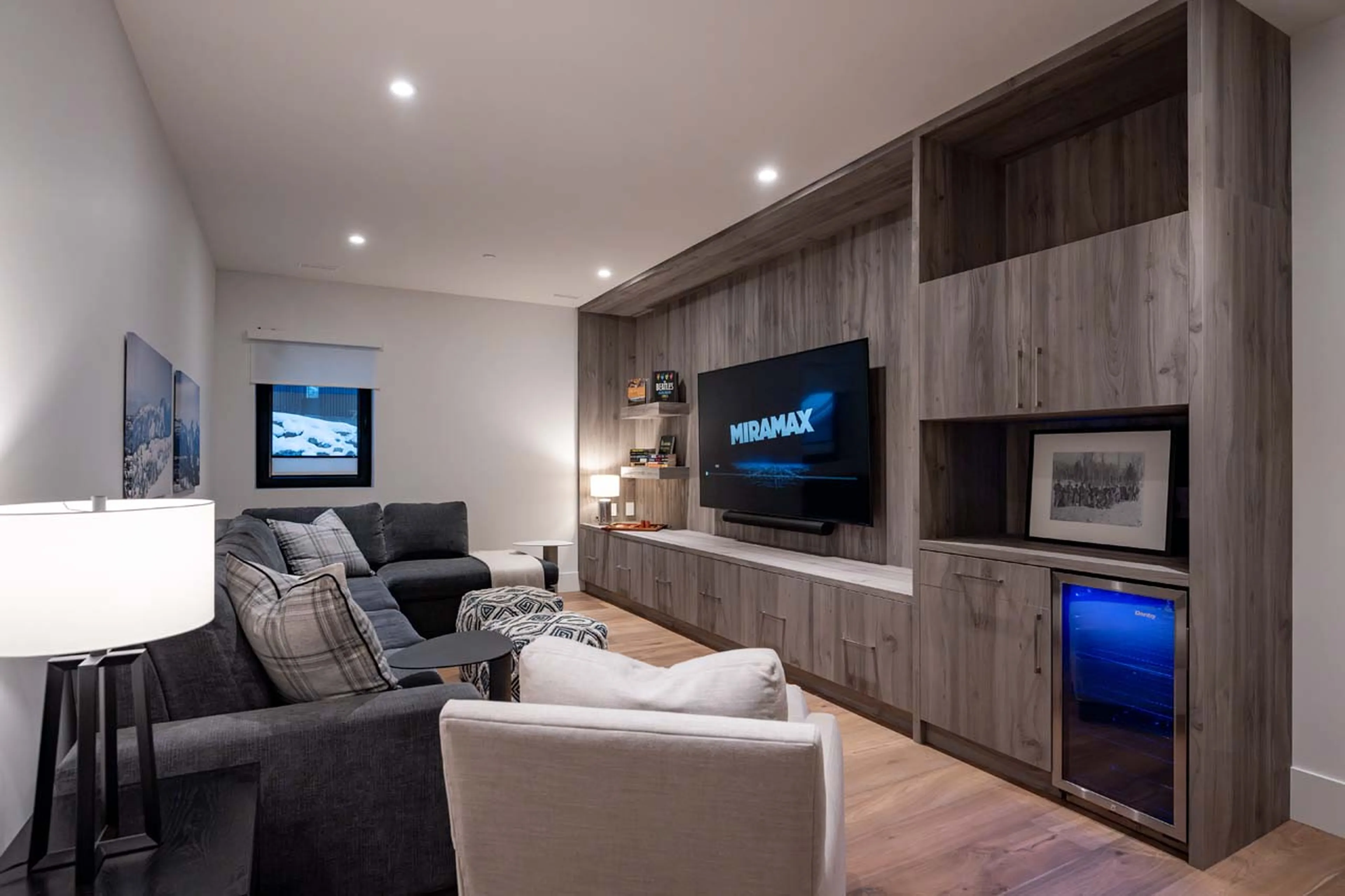 TV room in Sitka Spruce Mountain, Revelstoke