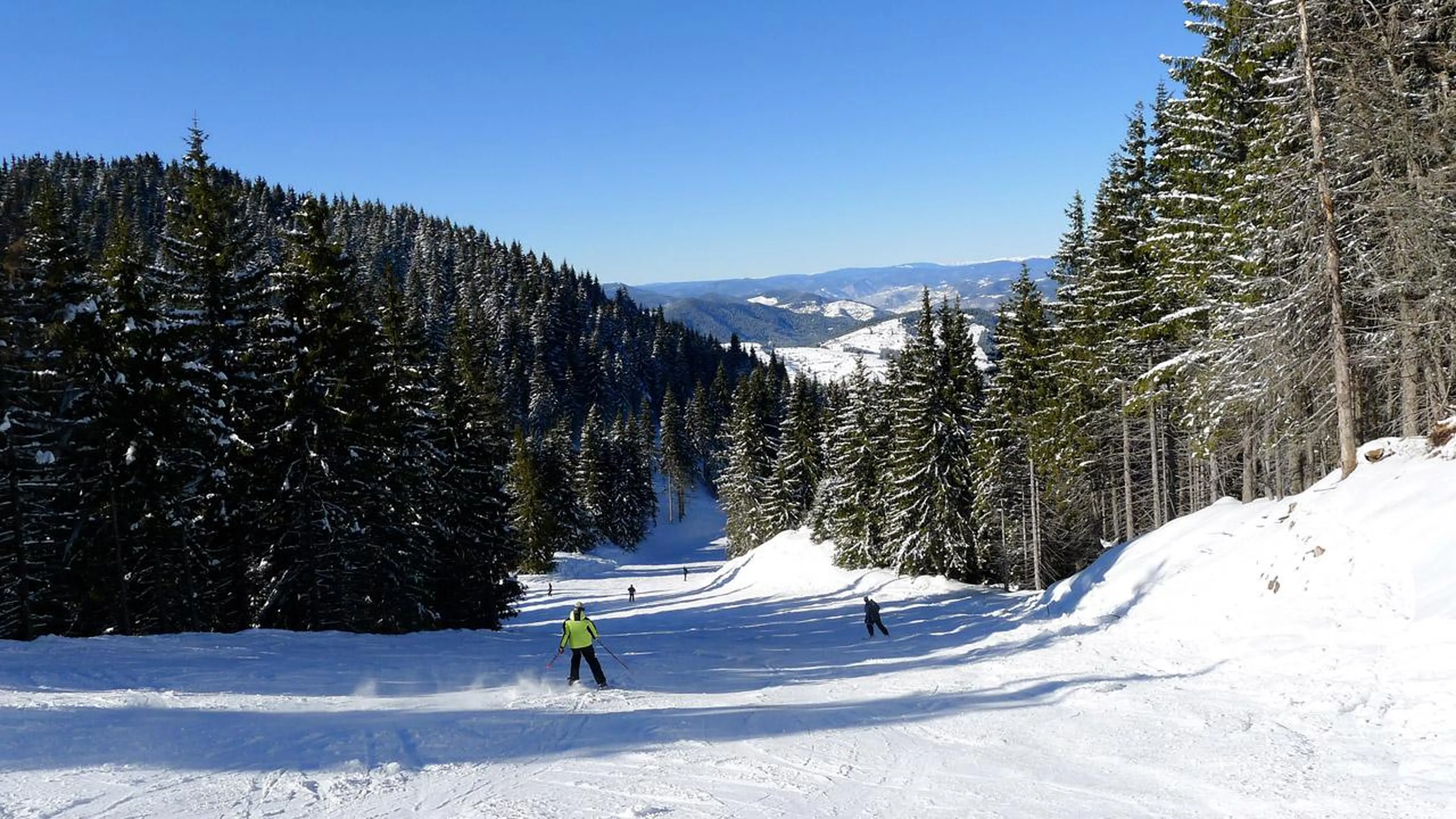 Skiing in Pamporovo