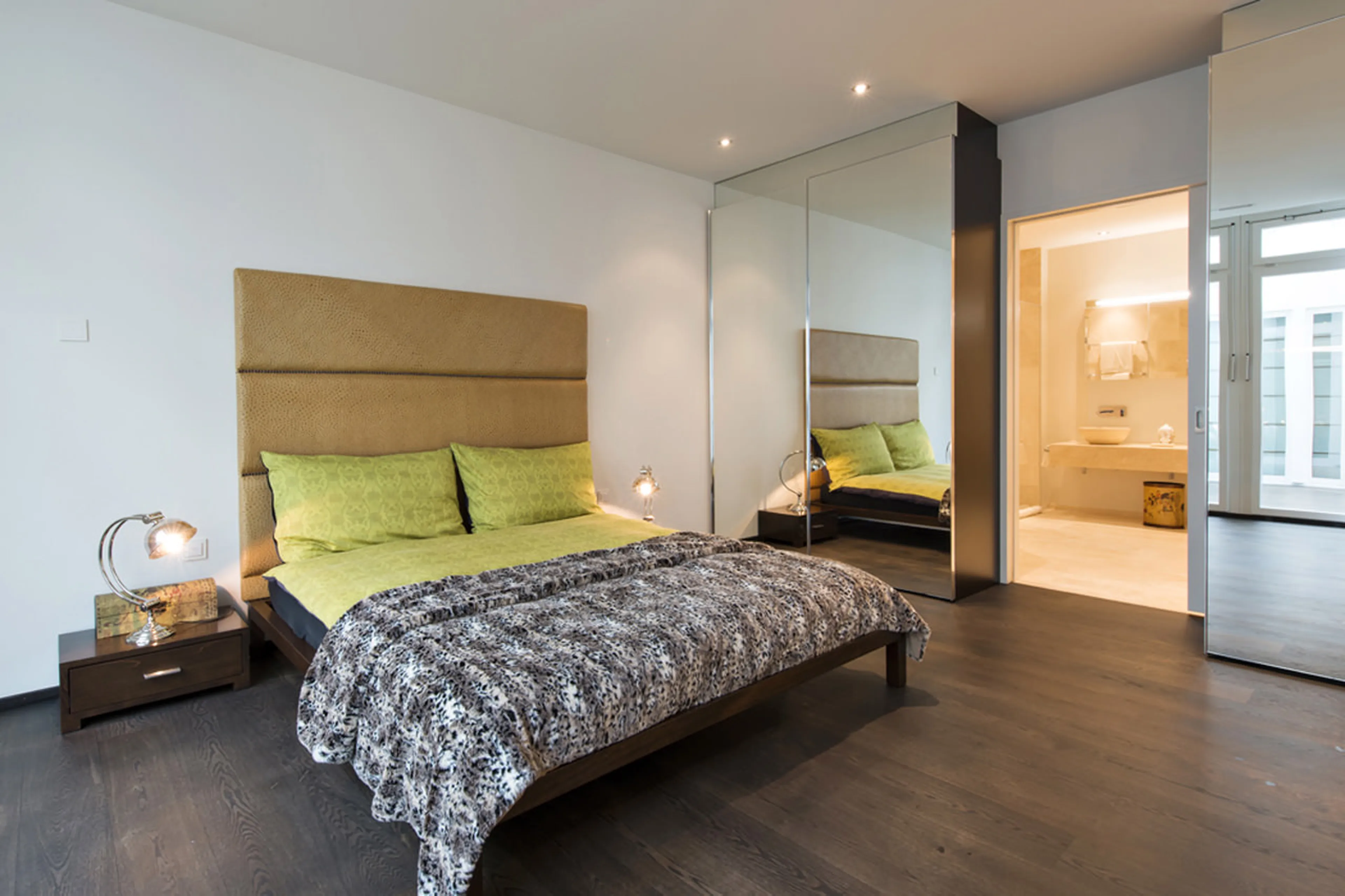 Access to en-suite bathroom at Apartment Snow Garden in St Moritz