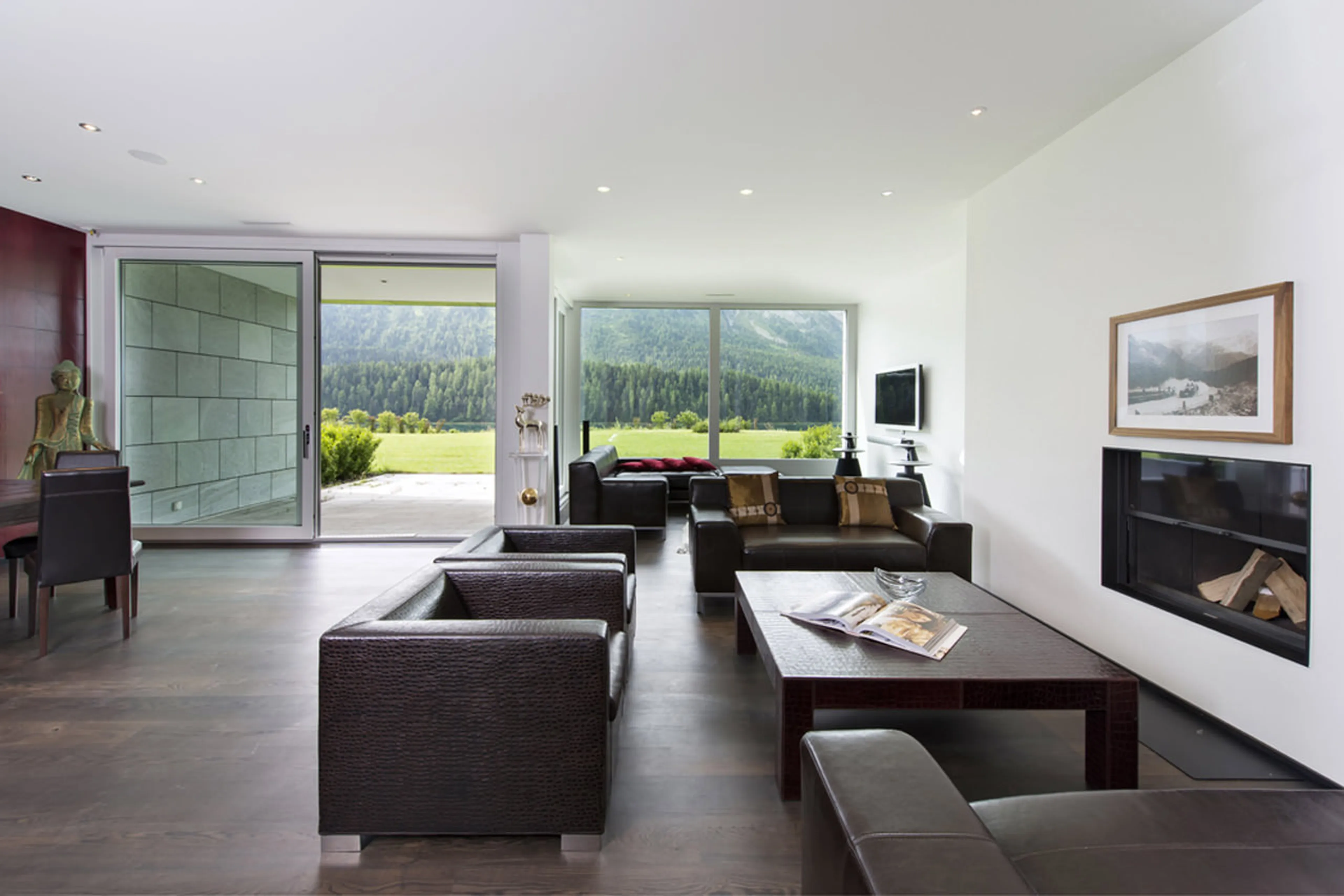 Living area with TV corner at Apartment Snow Garden in St Moritz