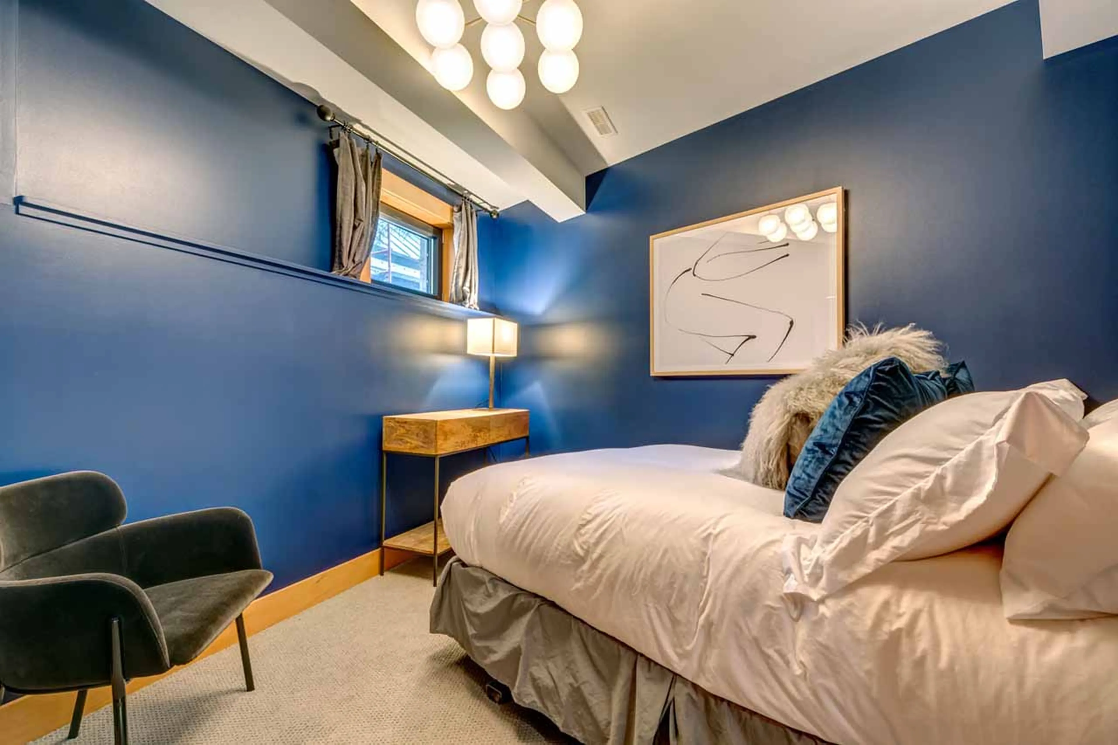 Bedroom 6 bed at Snowridge Views in Whistler