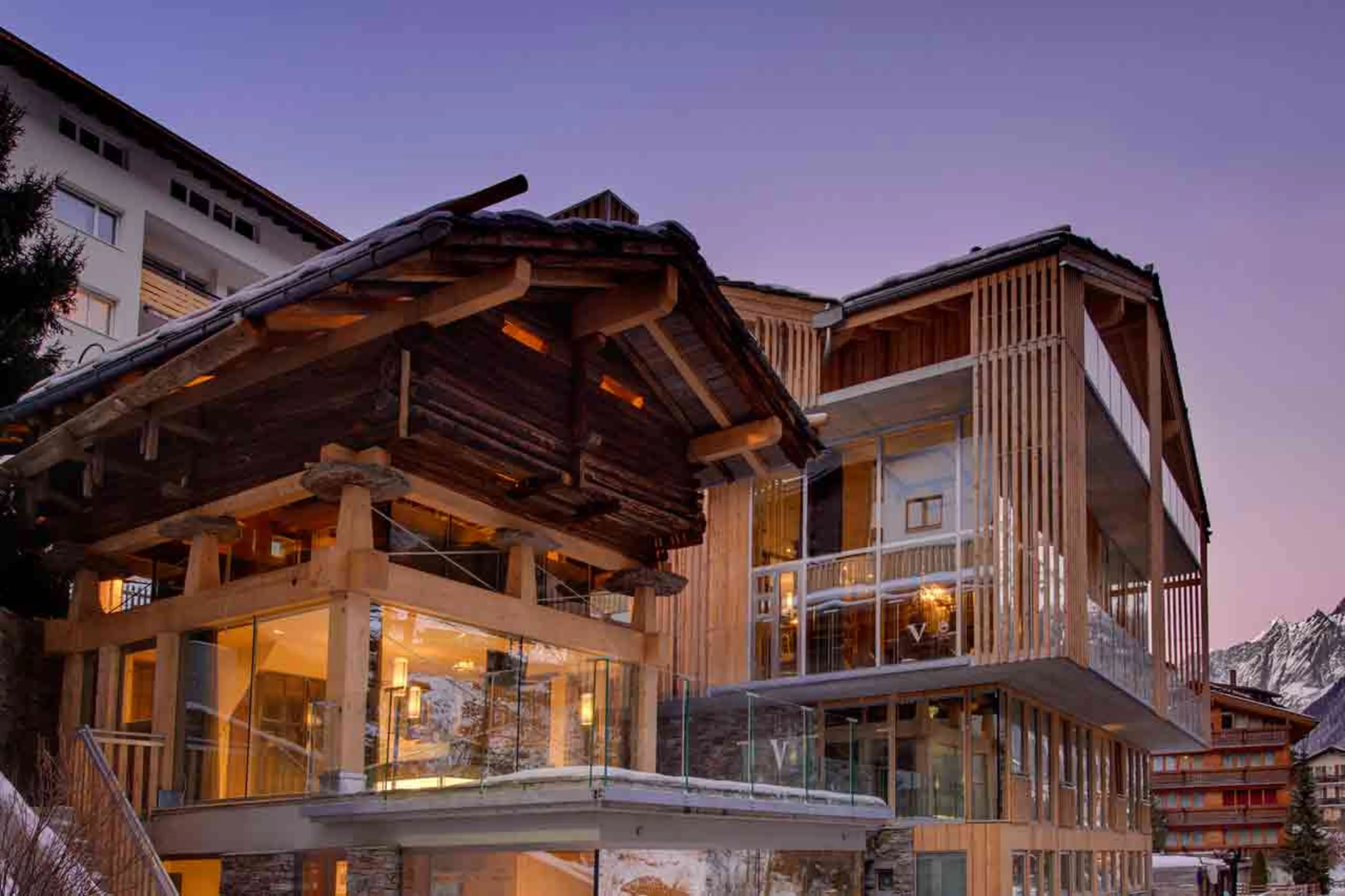 Backstage Luxury Loft in Zermatt at night