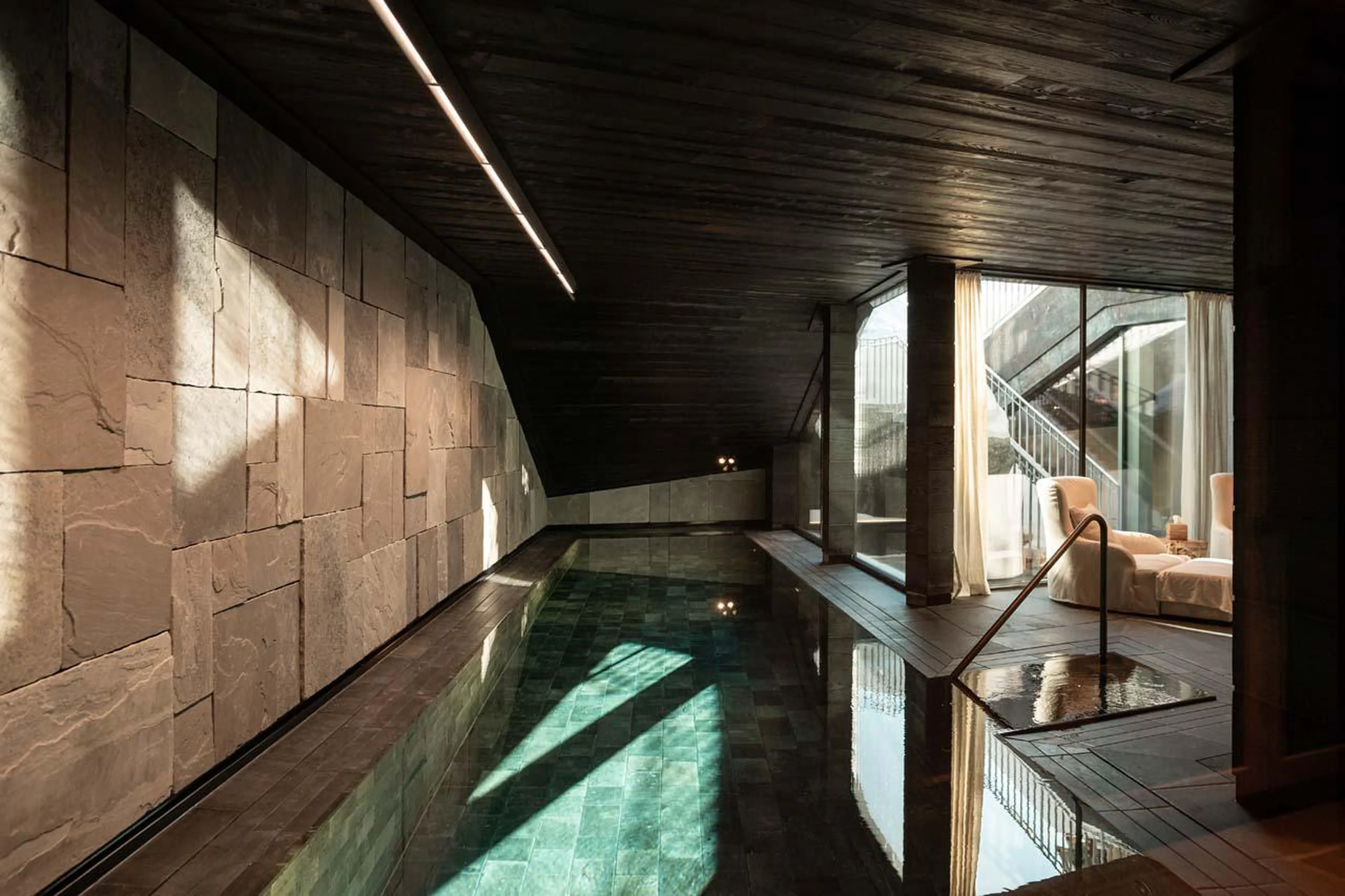 Spa with indoor swimming pool at The Barn in Lech