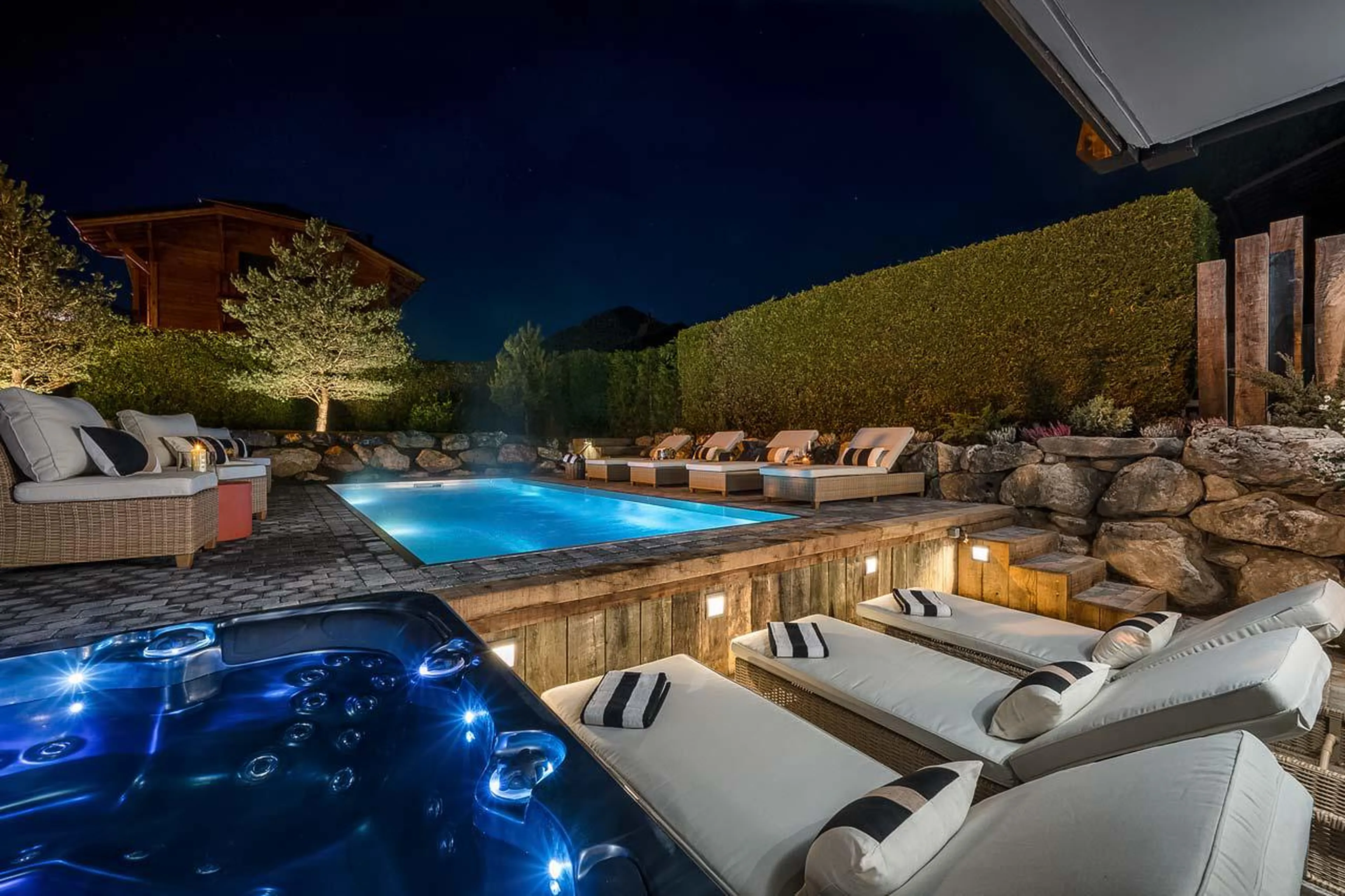 Pool and hot tub at The Bungo in Morzine