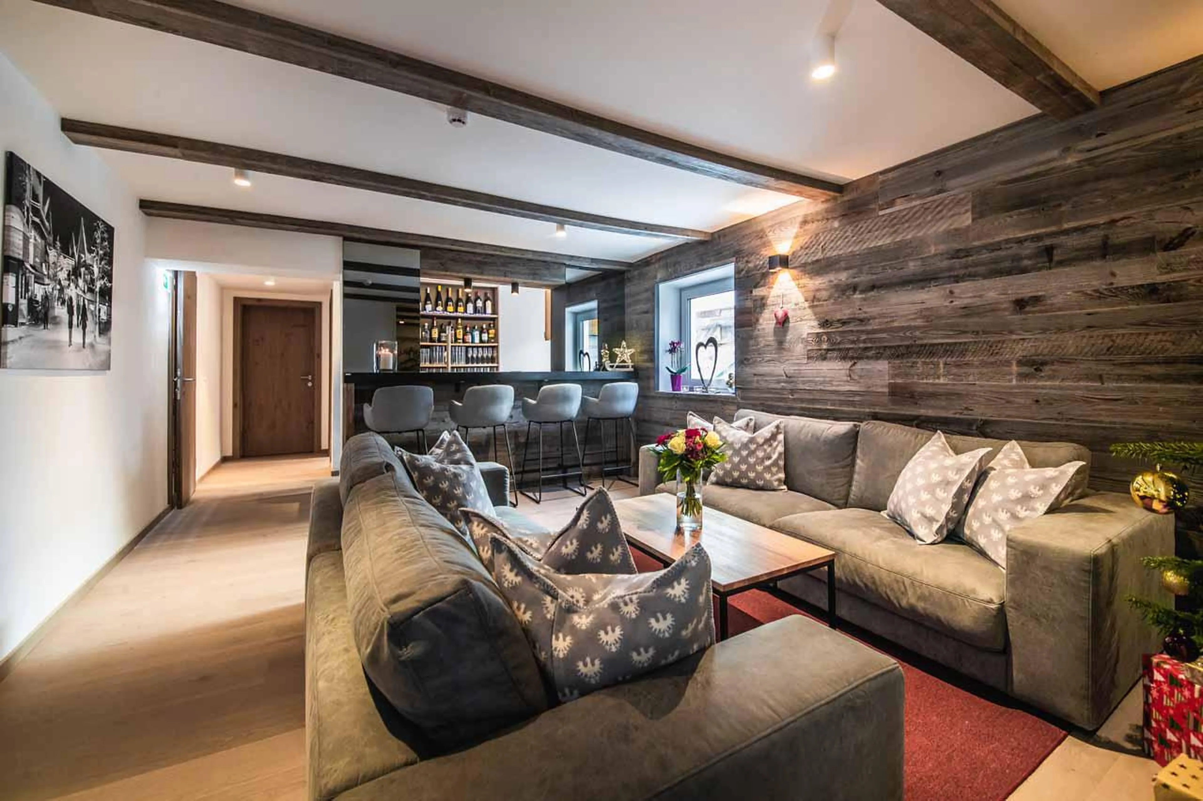 Bar with comfortable seating in The Lodge @ 47