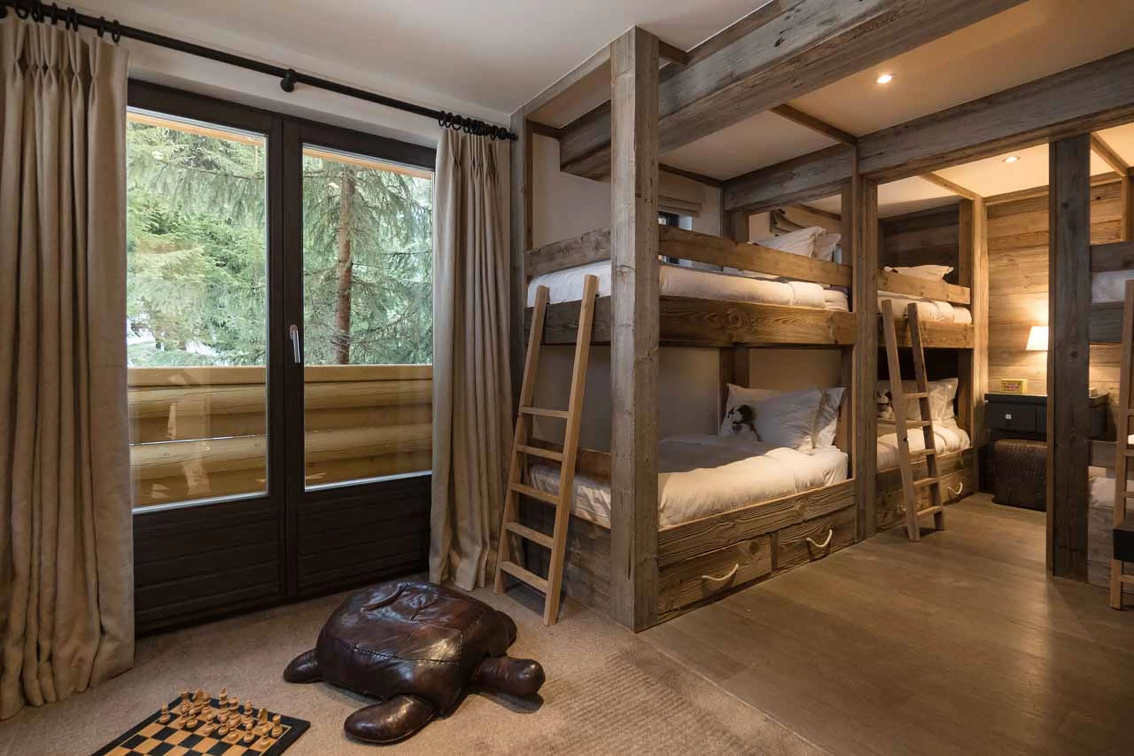 Bunk bedroom on second floor of he Lodge in Verbier