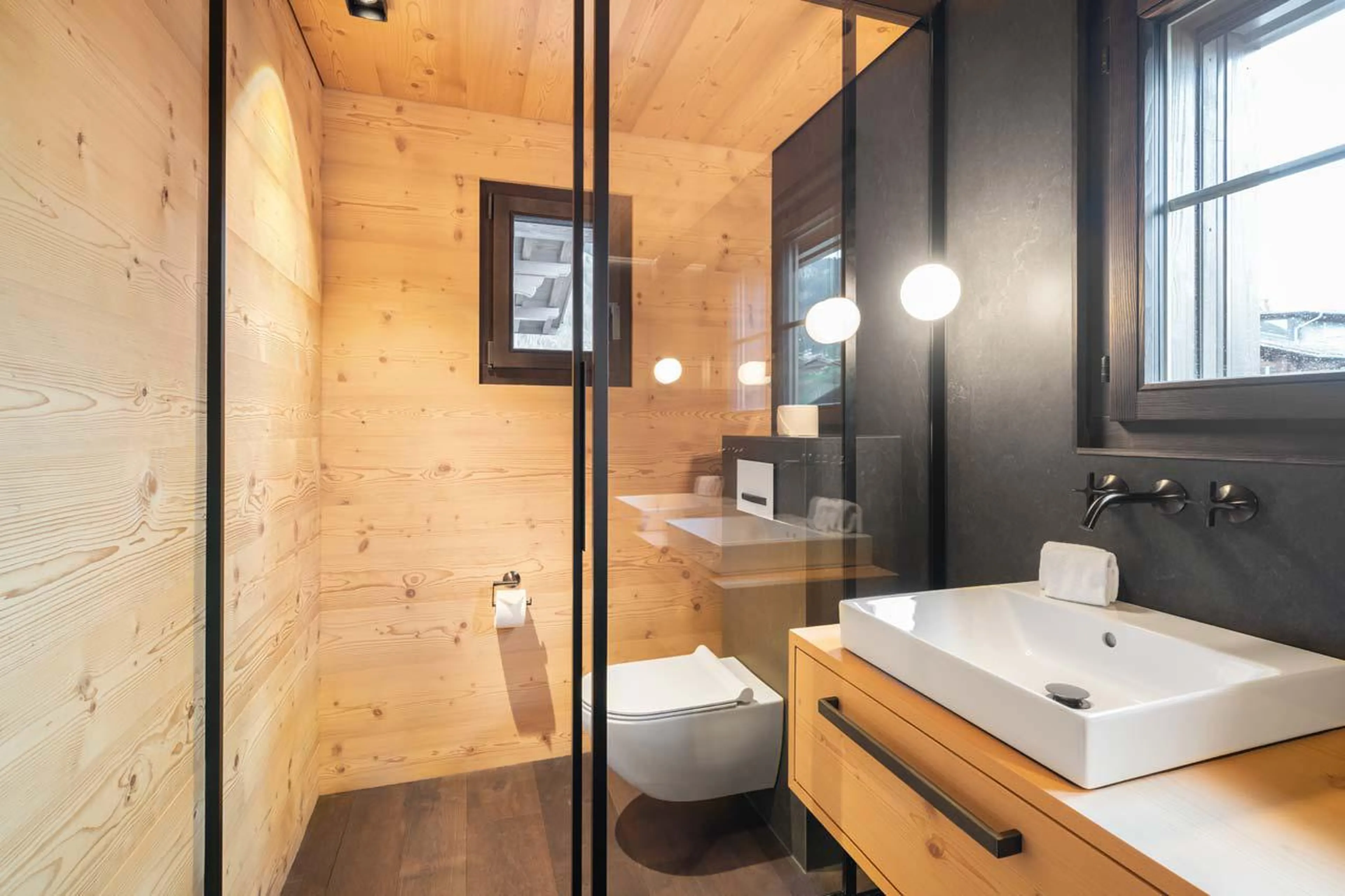 En-suite bathroom at Apartment Eggli in Gstaad