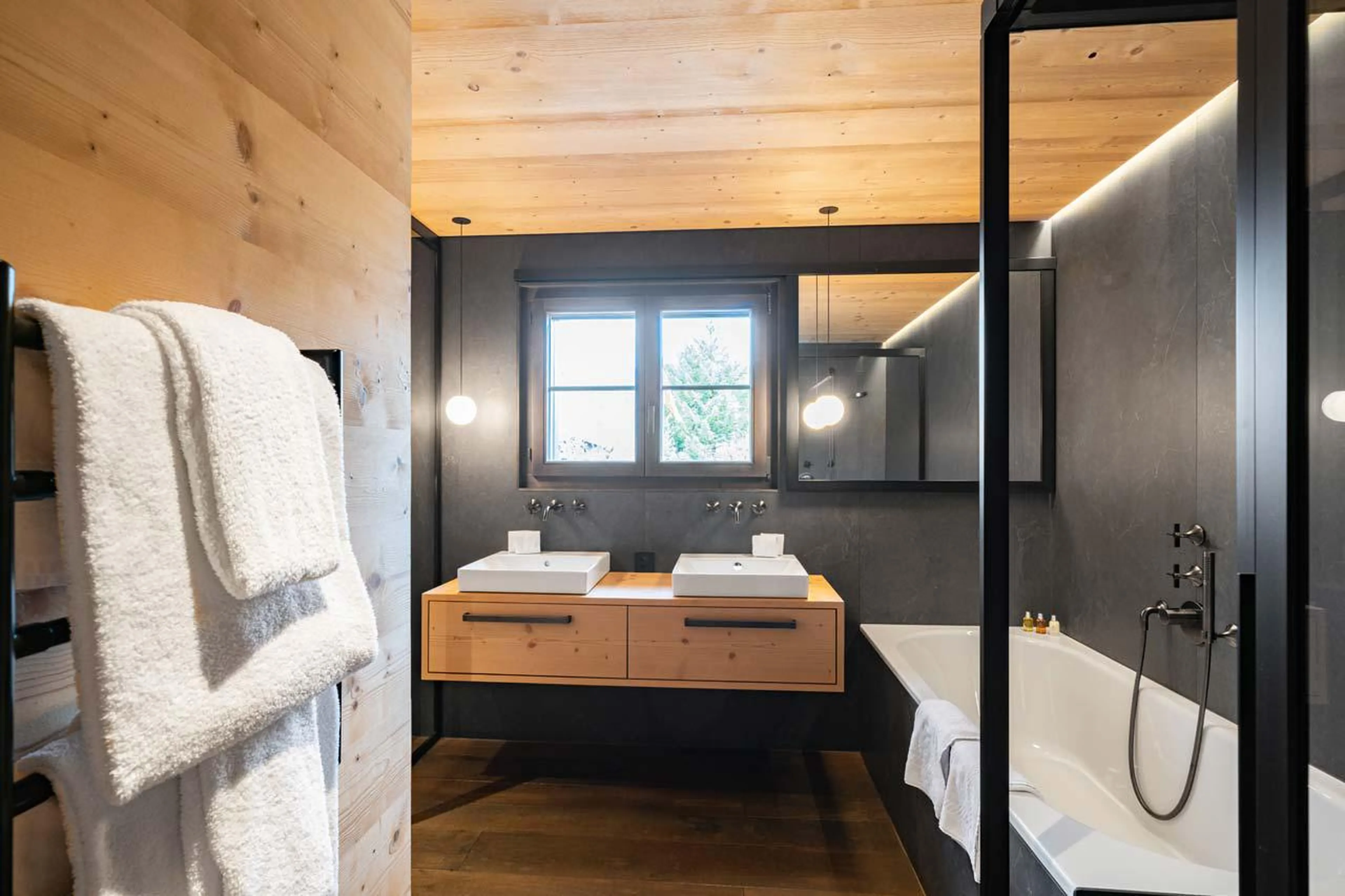 En-suite bathroom at Apartment Eggli in Gstaad