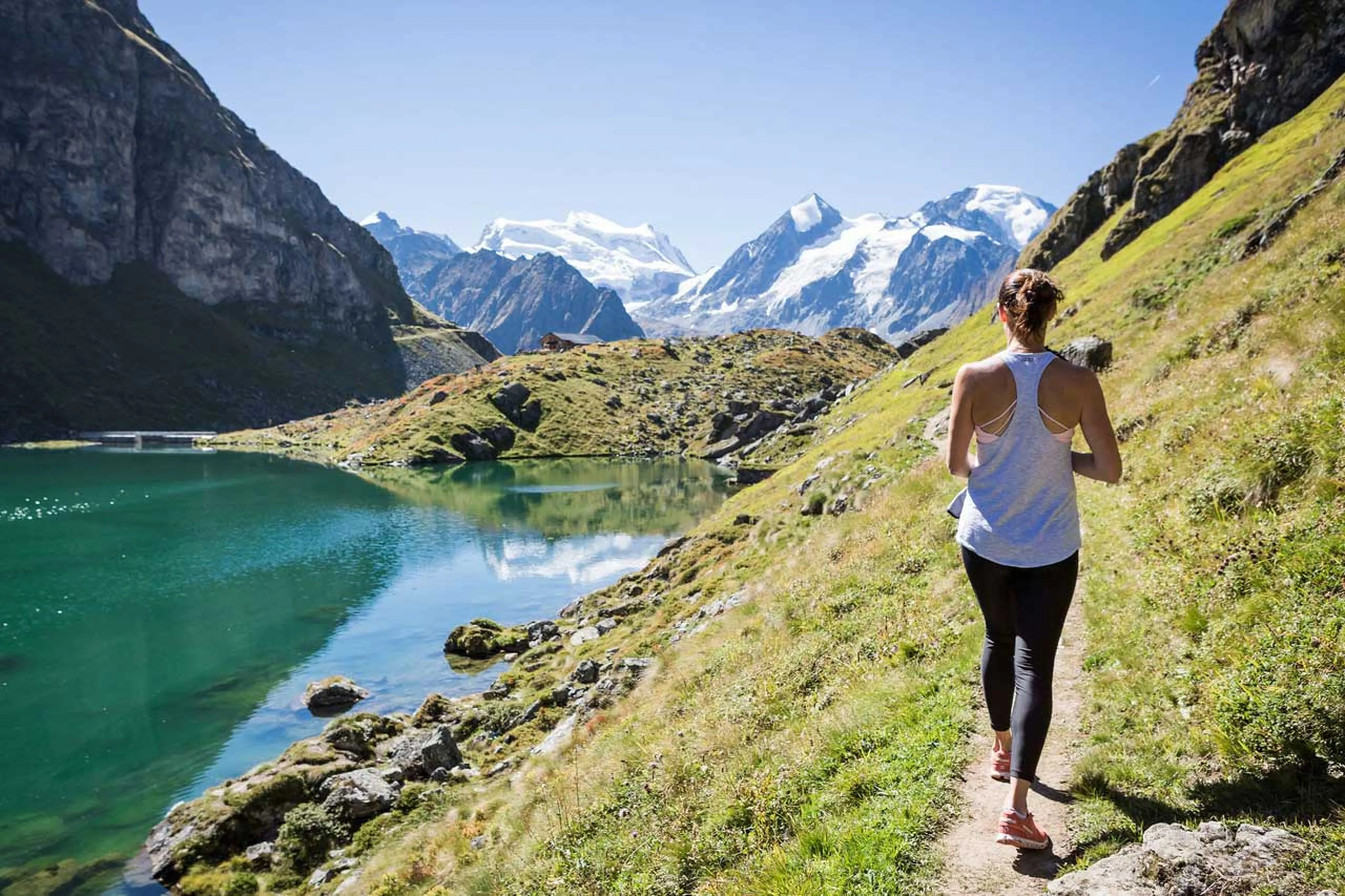 Running trail on corporate retreat in Verbier