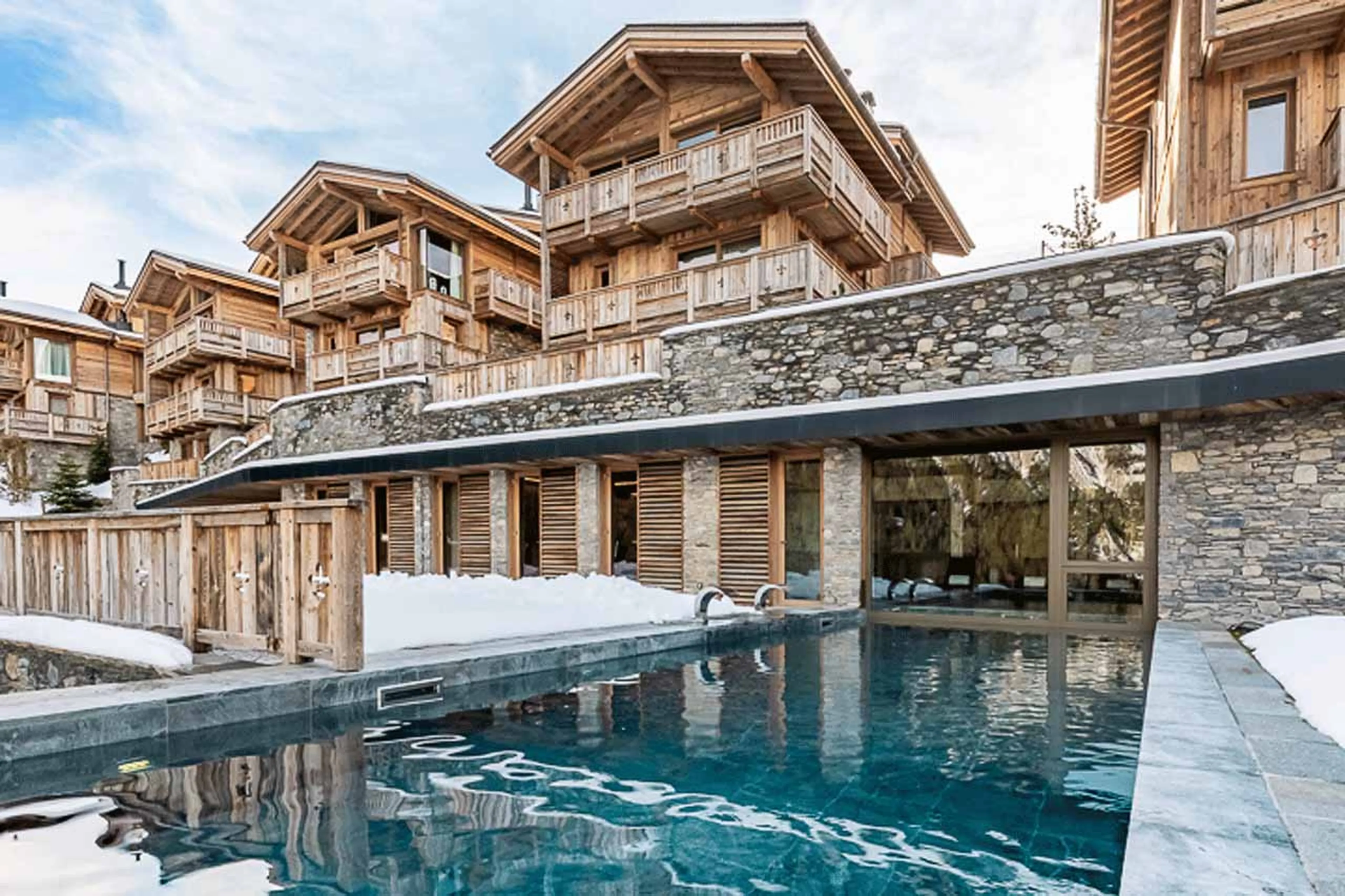 Spa with outdoor pool at Ultima Courchevel Prestige in Courchevel 1650