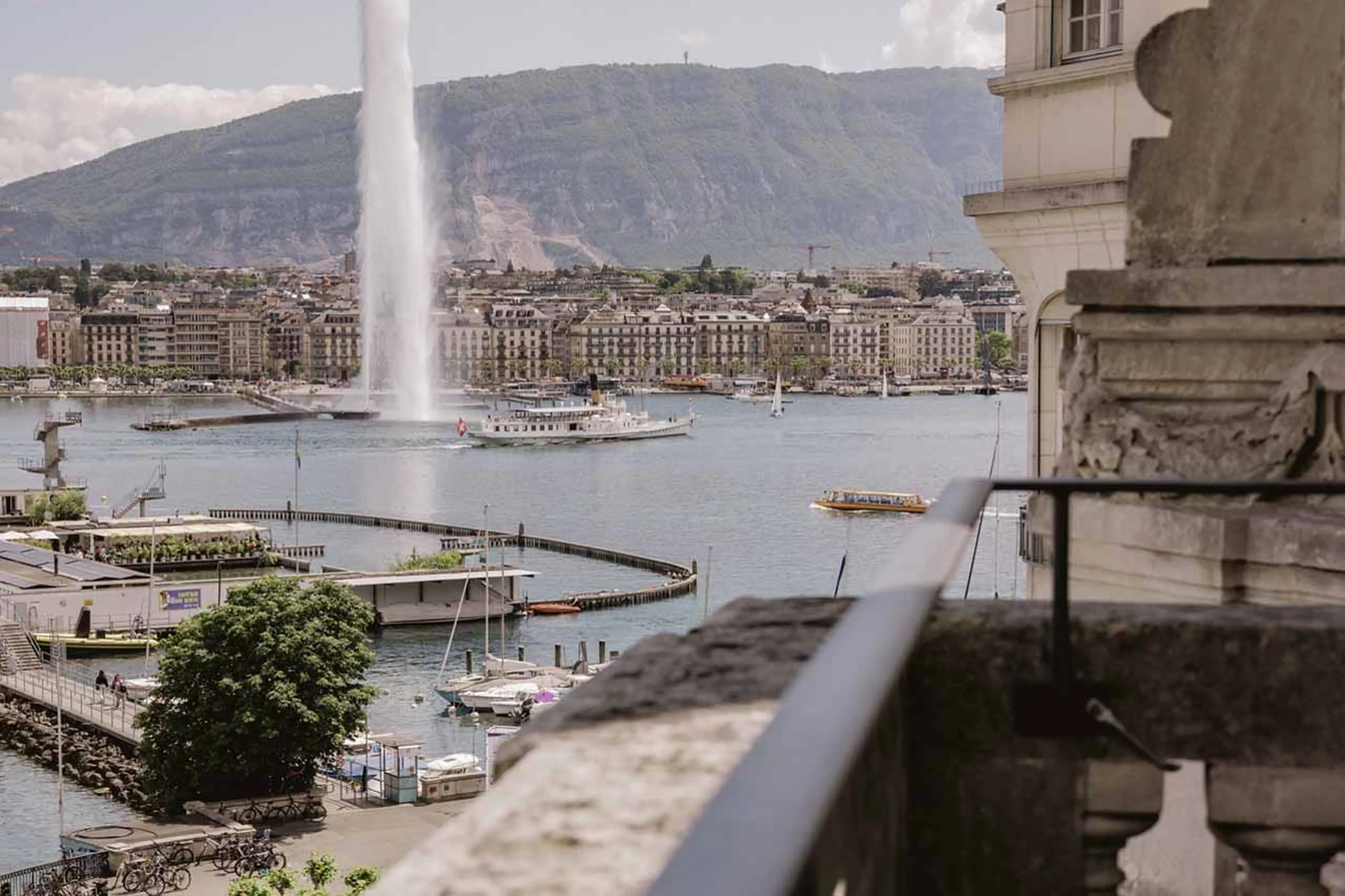 View from Ultima Quai Wilson in Geneva