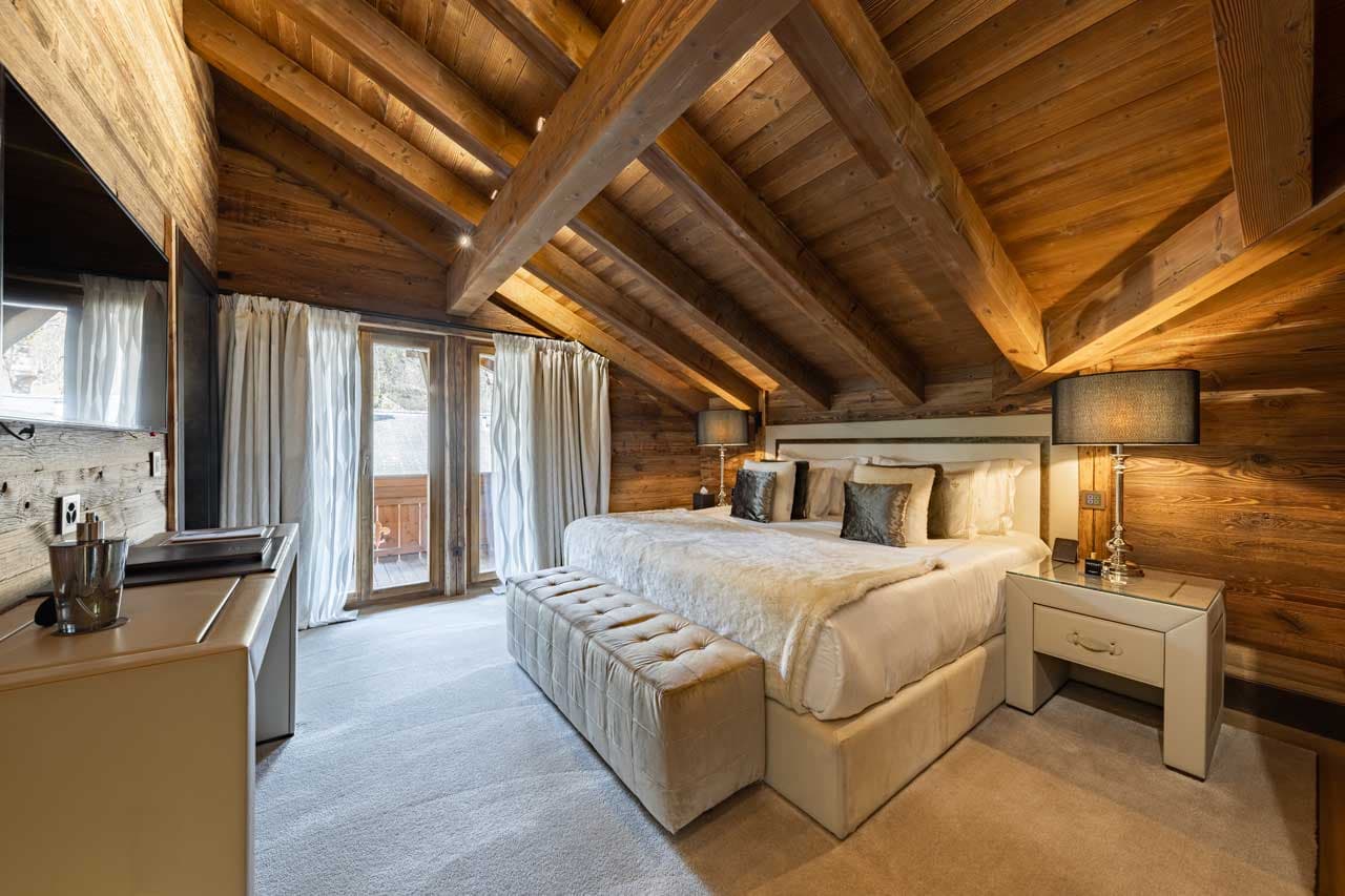 Gstaad Luxury Chalets, Gstaad Ski Resort & Ski Holidays | Leo Trippi