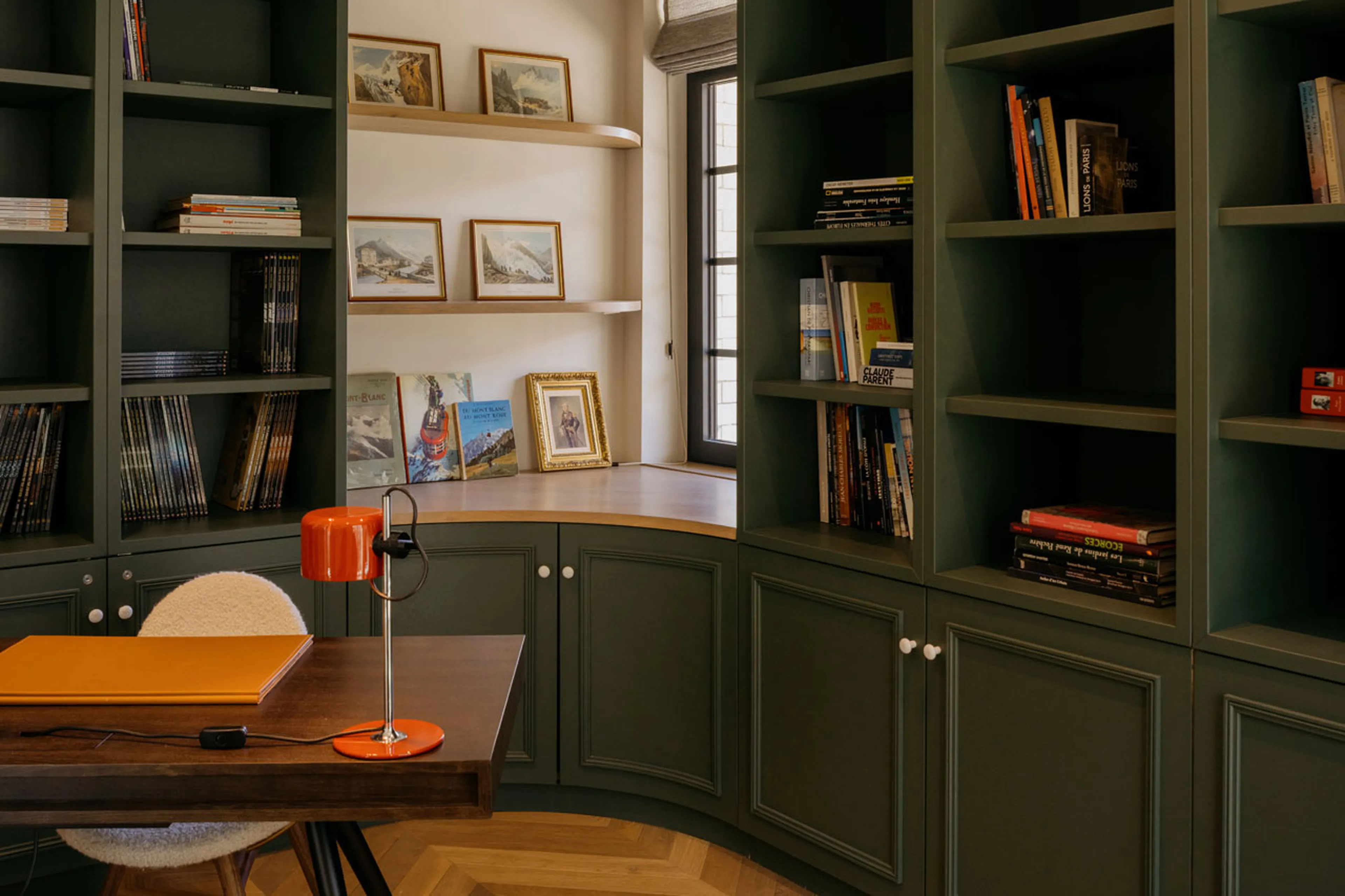 Library at Villa Butterfly in Chamonix