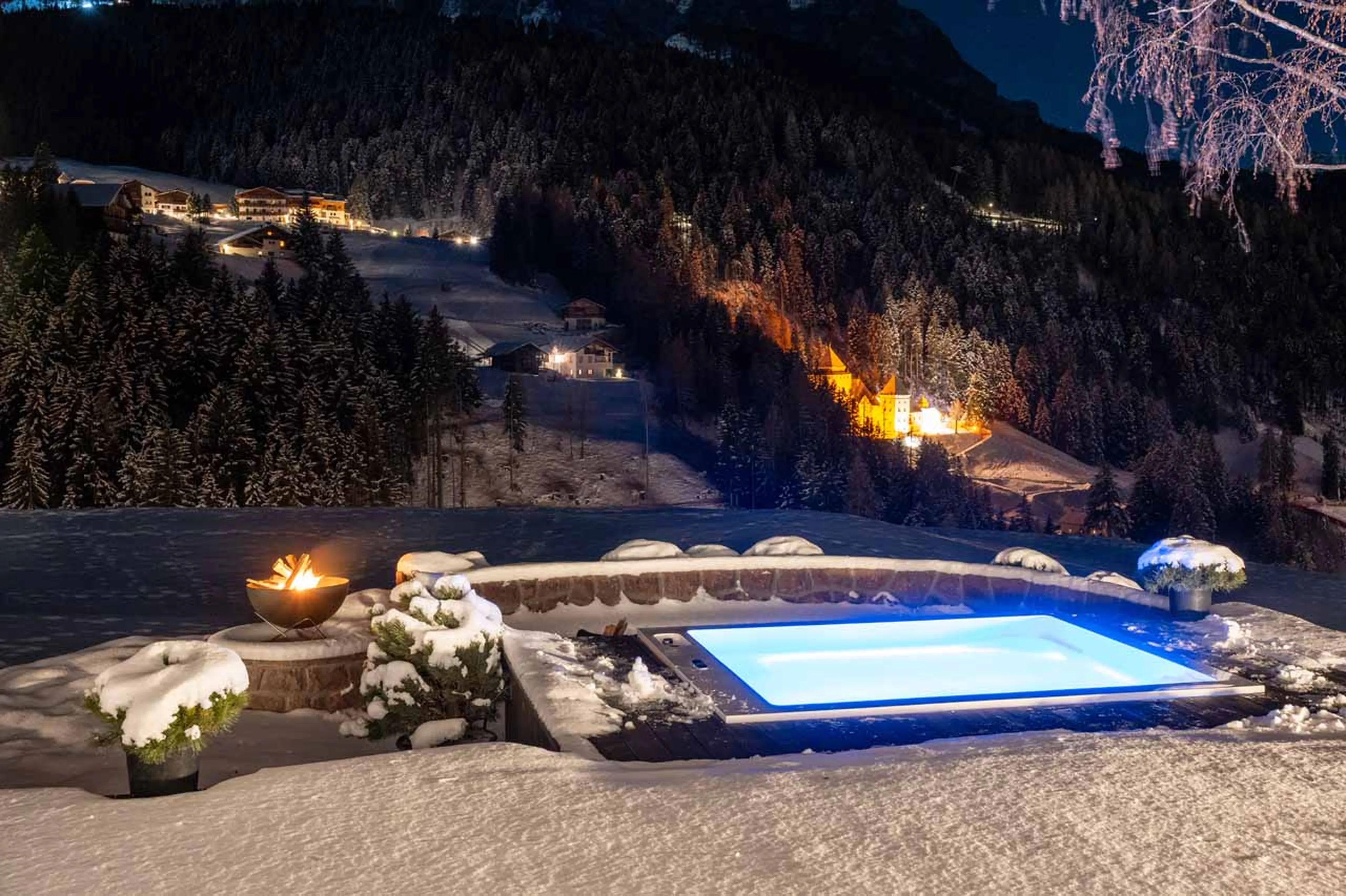 Firepit and Jacuzzi at Chalet Carolina in Val Gardena
