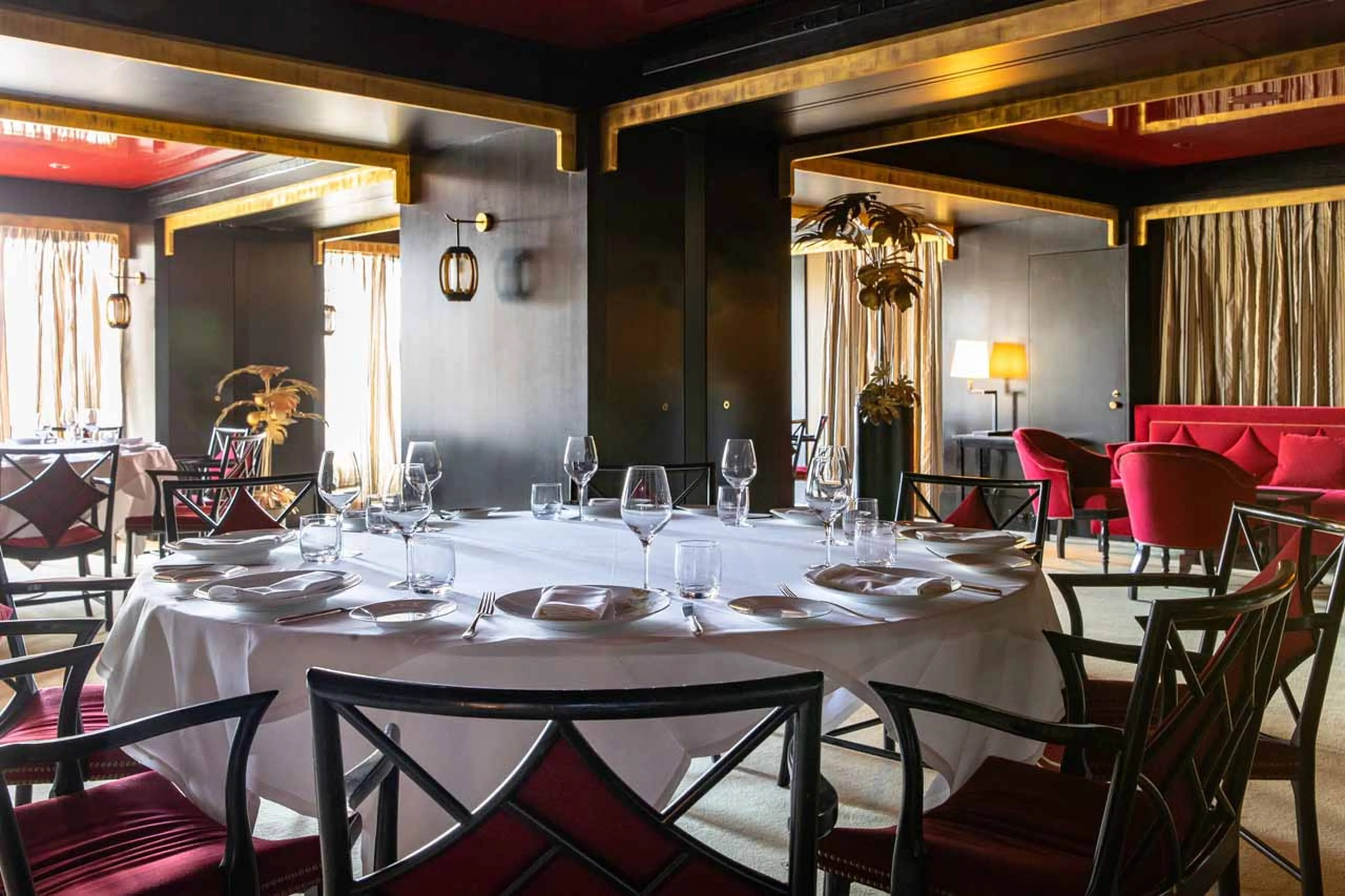 Tsefung restaurant at Villa du Lac in Geneva