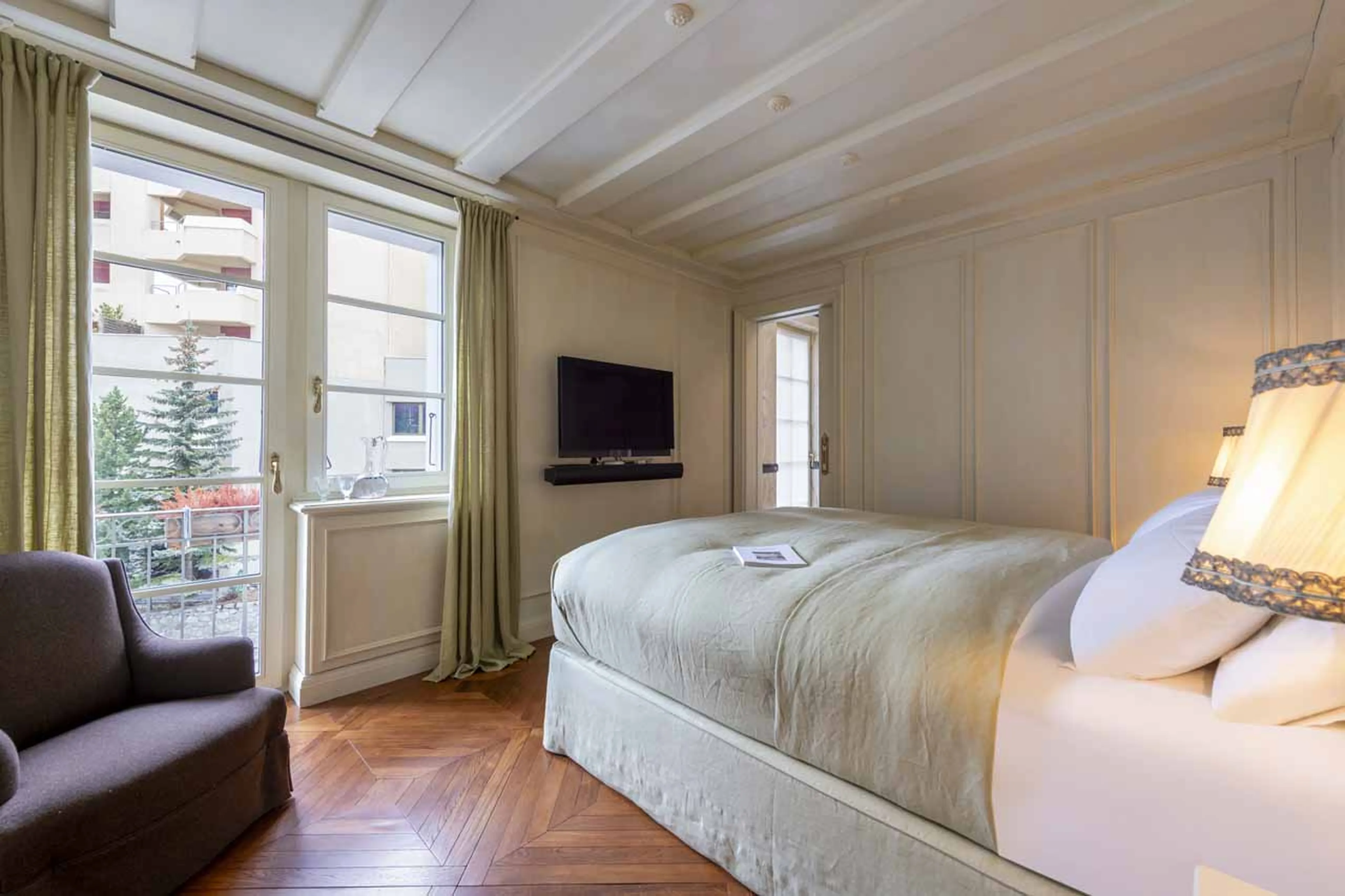 Double bedroom in Villa Erica 1, St Moritz