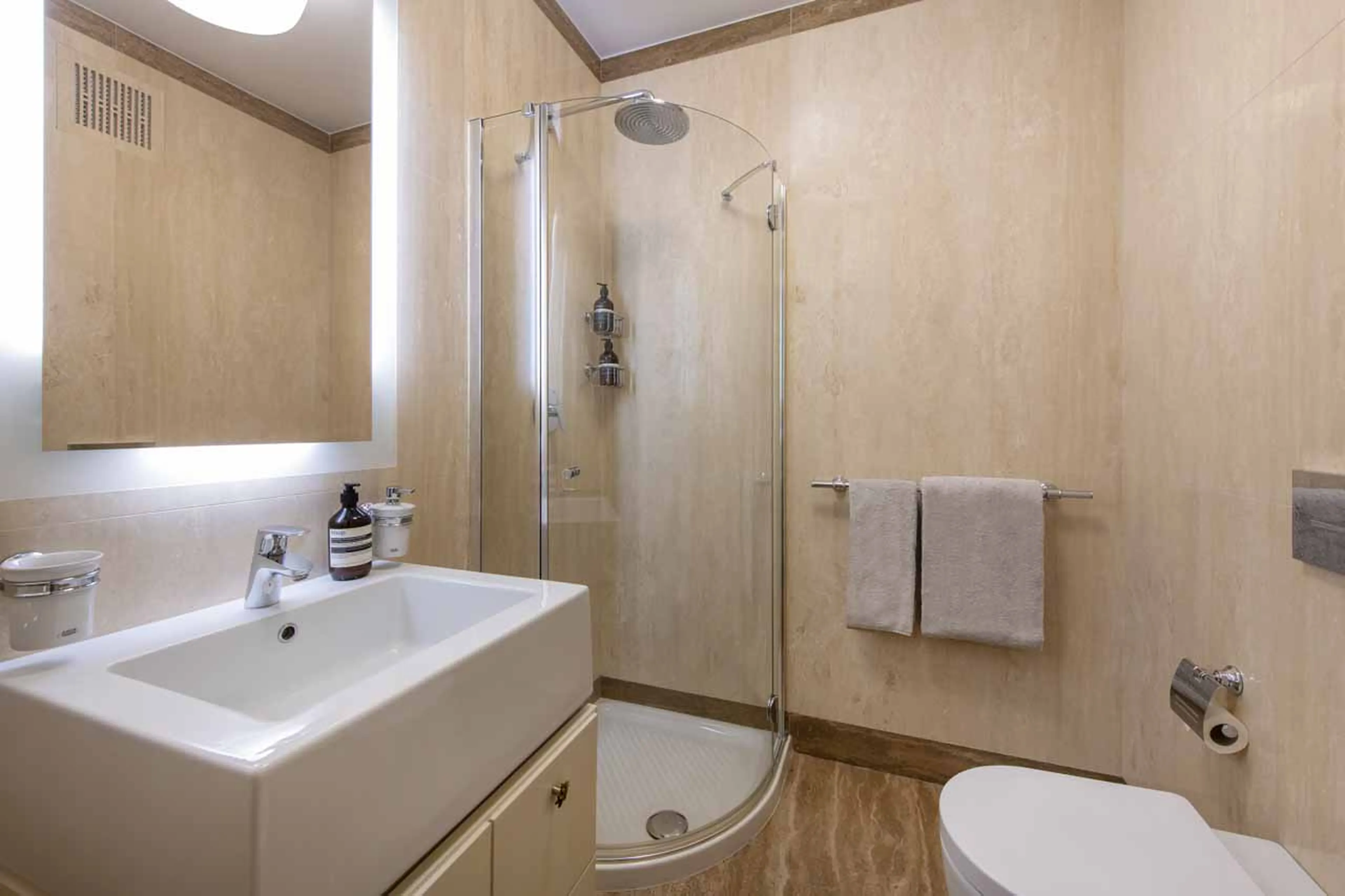 Bedroom 1 en-suite at Apartment Erica in St Moritz