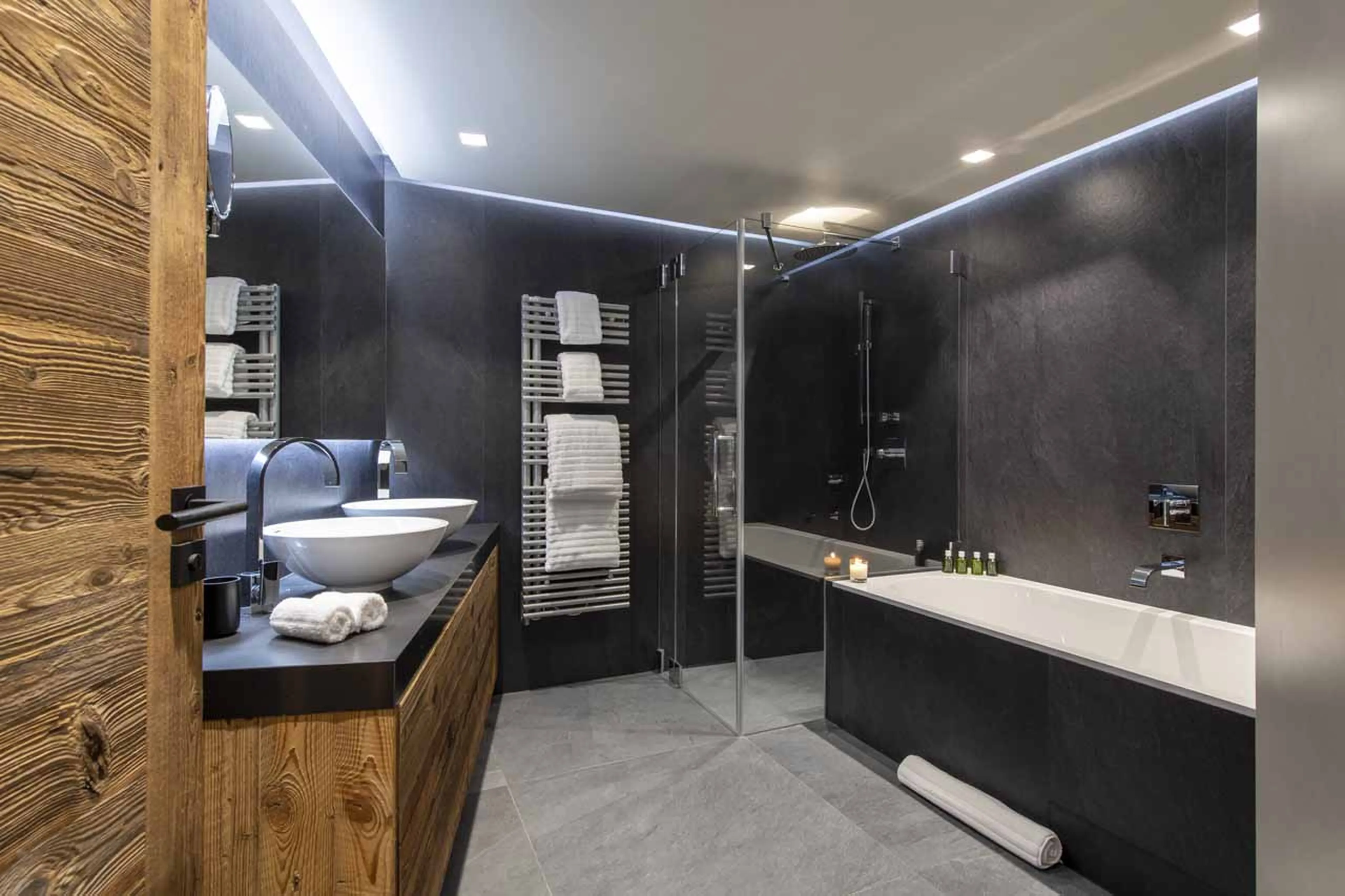 Bathroom two at ZEMS Lodge in Morzine