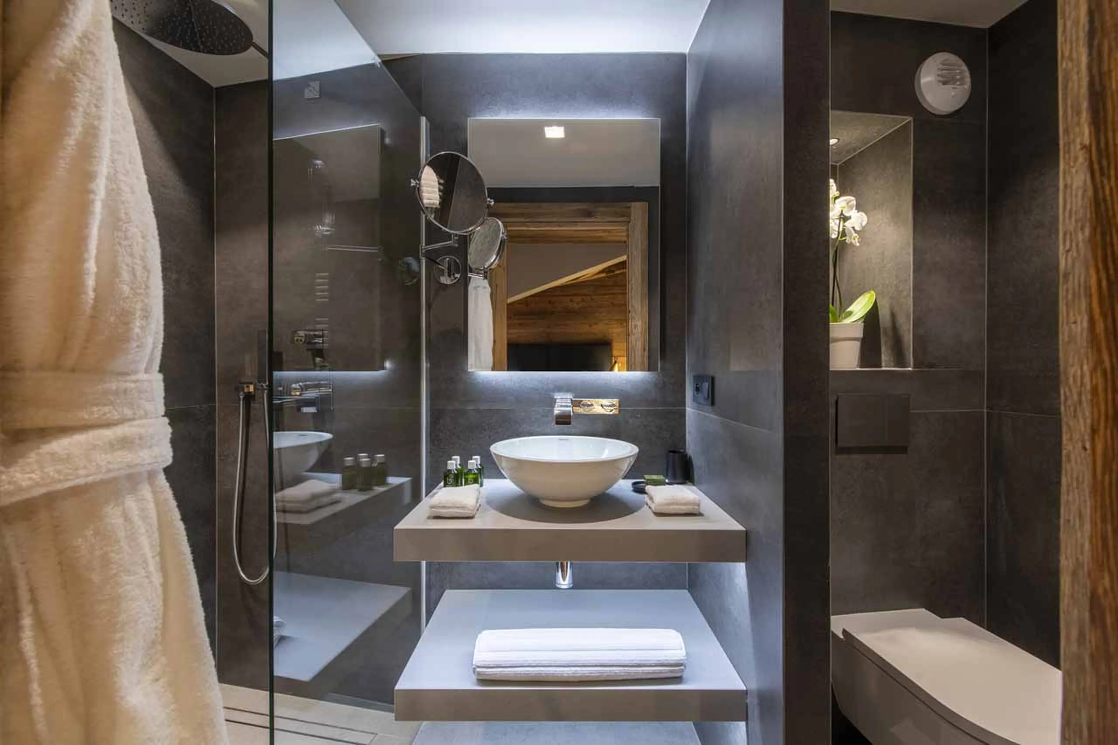 Shower room four at ZEMS Lodge in Morzine