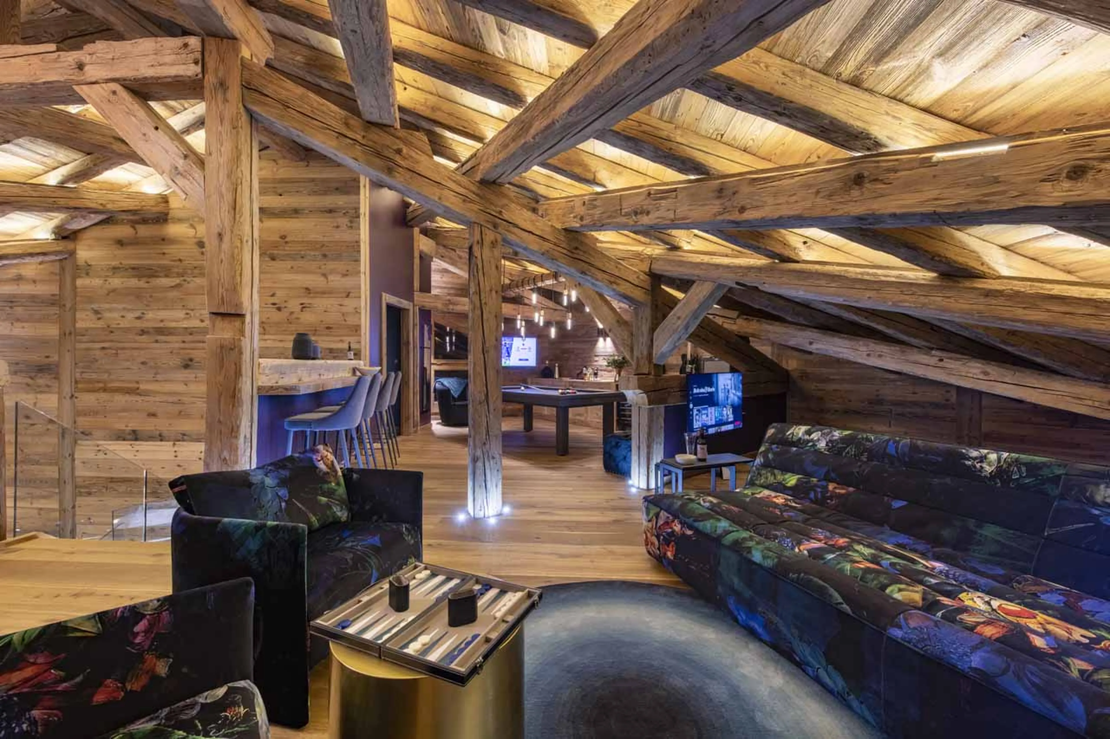 Bar area at ZEMS Lodge in Morzine