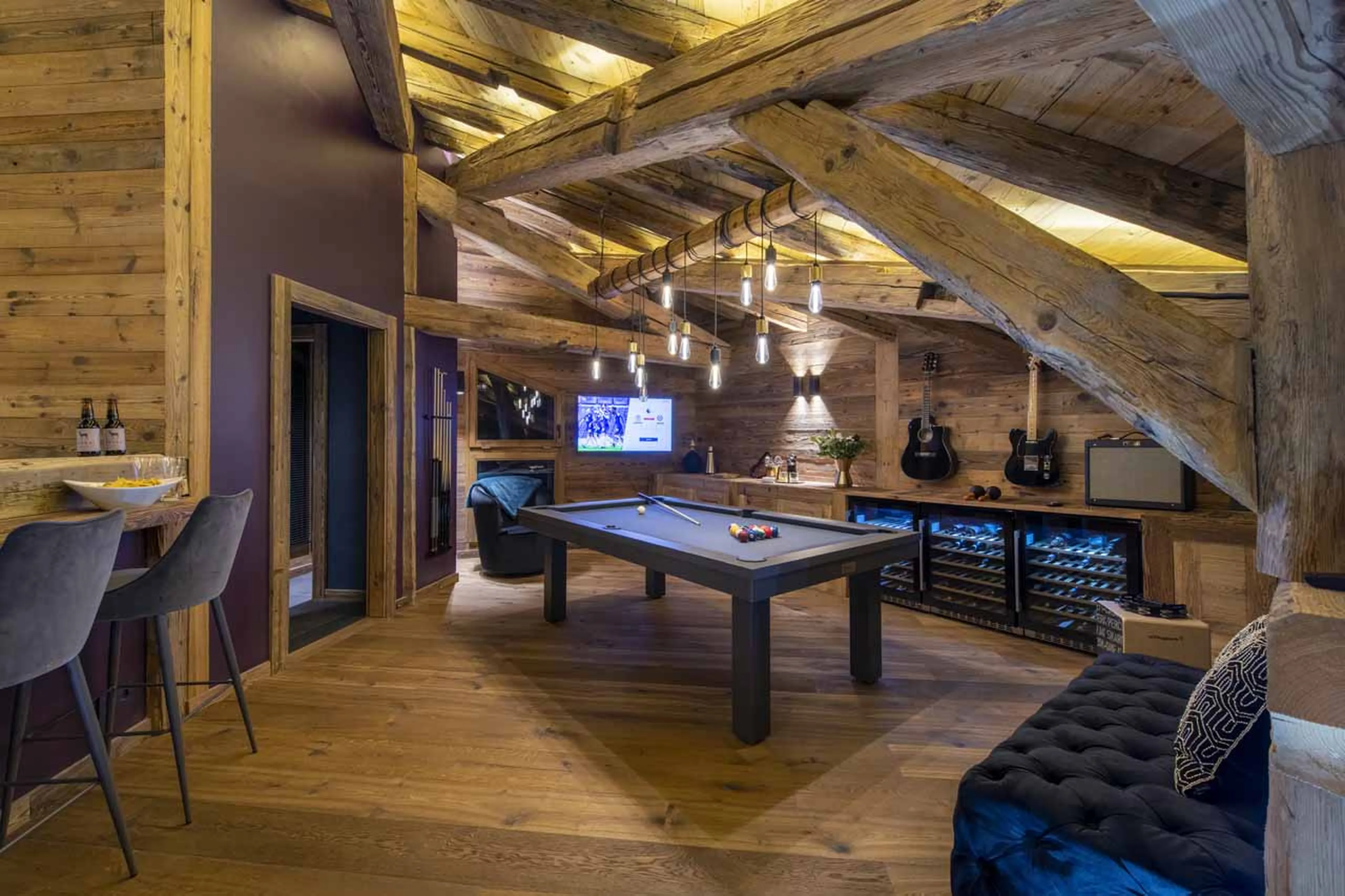 Bar at ZEMS Lodge in Morzine