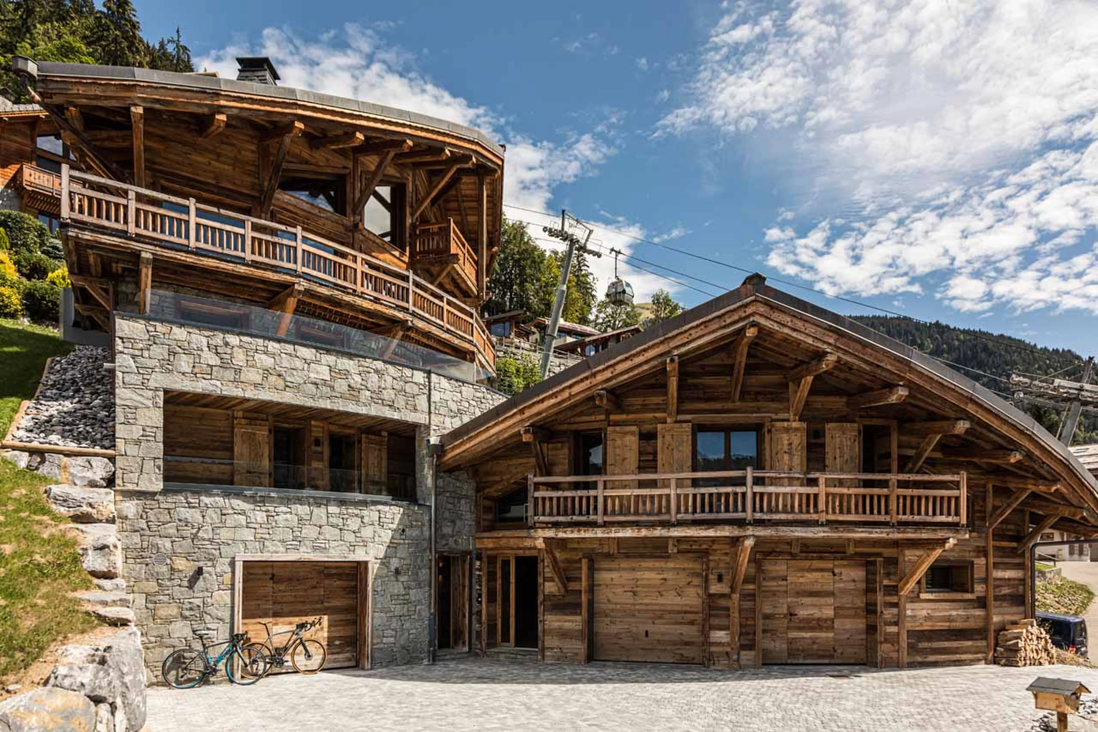 Exterior of ZEMS Lodge in Morzine