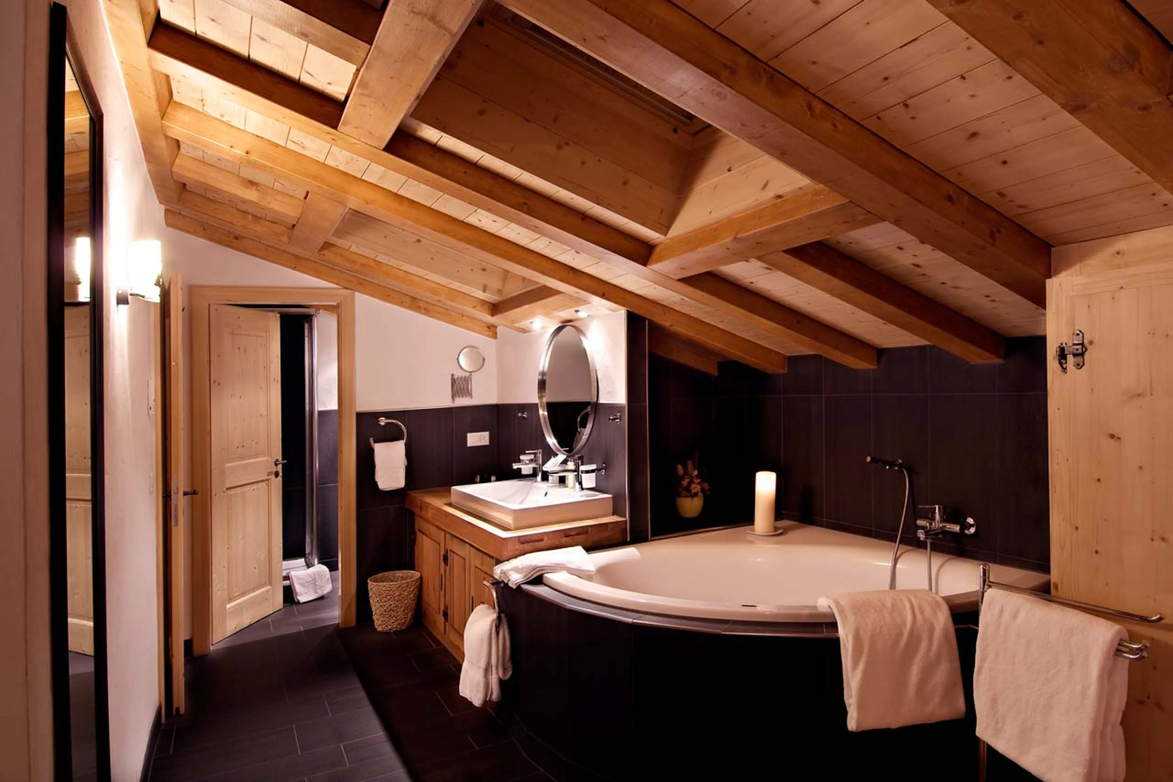 Bathroom one at Zermatt Lodge in Zermatt